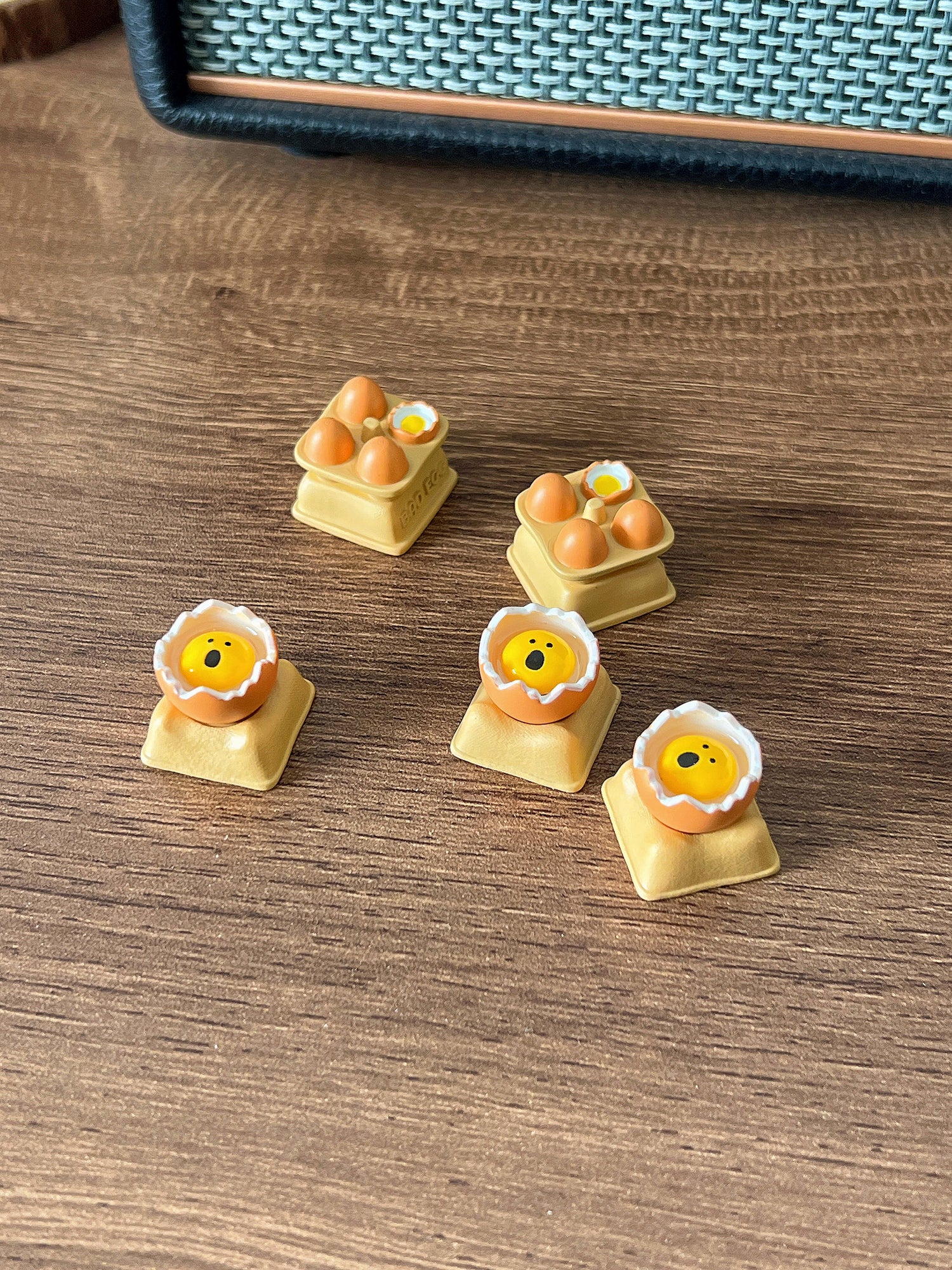 Screaming eggs, resin coated personalized keycaps, keyboard decorative keycaps, funny keycaps.