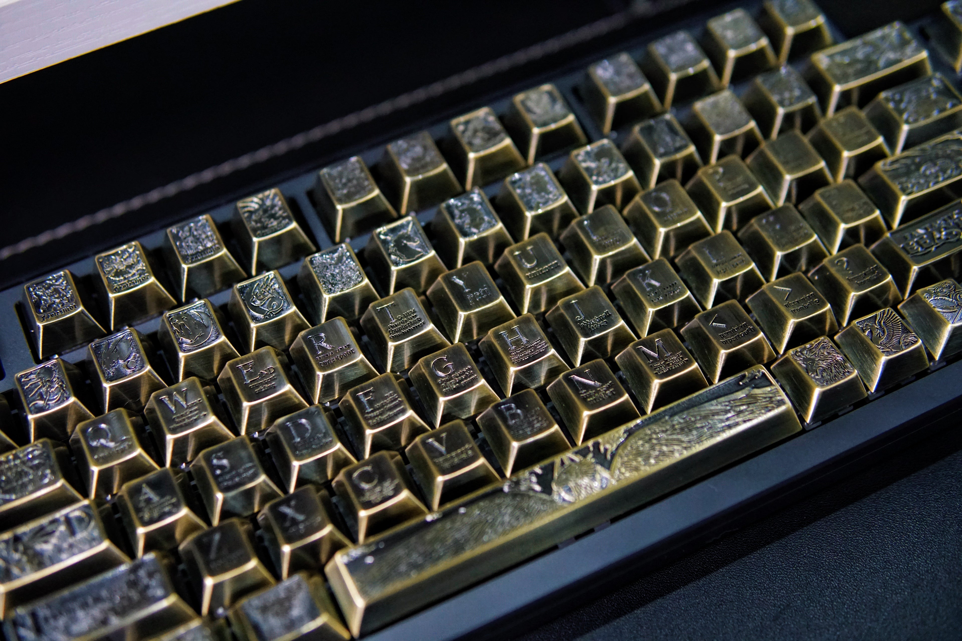 Fantastic Beasts theme, metal laser carved keycaps set, personalized keycaps made of zinc alloy material.