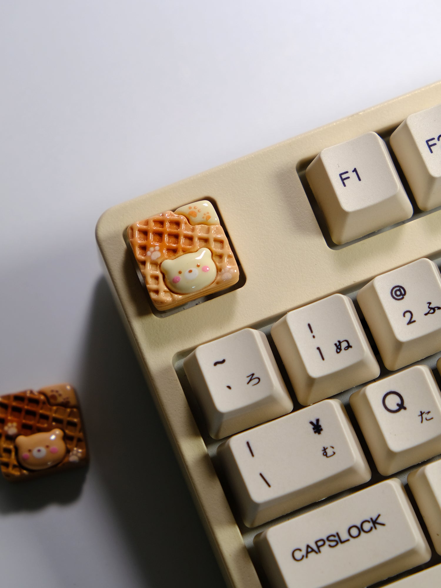 Super cute teddy bear waffle, personalized handmade keycaps, creative resin keycaps