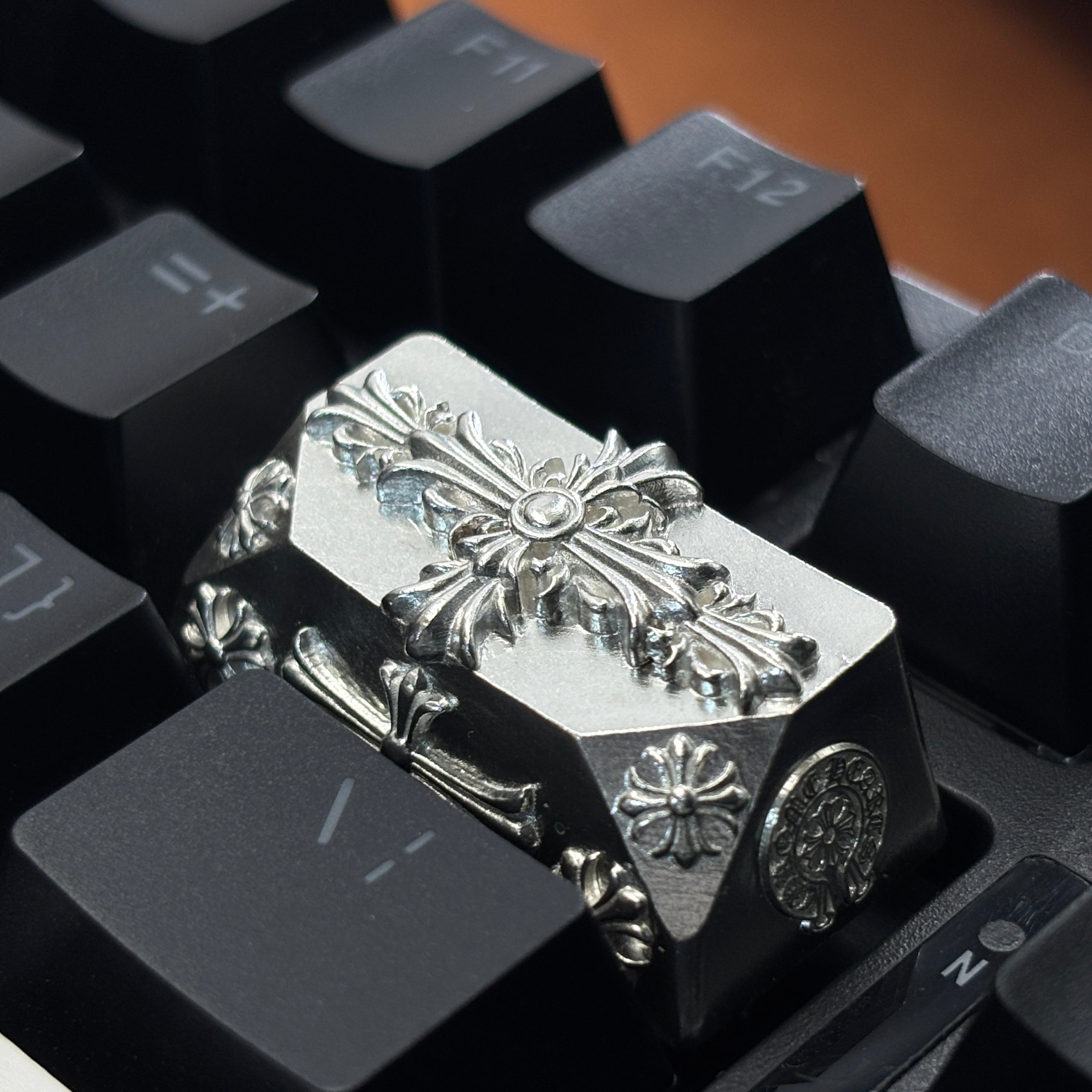 Chrome Hearts style, full keyboard key positions, 925 sterling silver custom trendy cultural keycaps, fashionable and personalized artistic decorative keycaps.