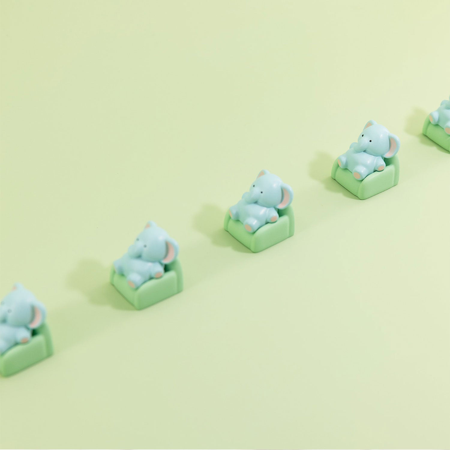 Leisure Time Theme, Small Animals Sitting on Sofa, Resin Spray Personalized Keycaps, Art Design Keycaps