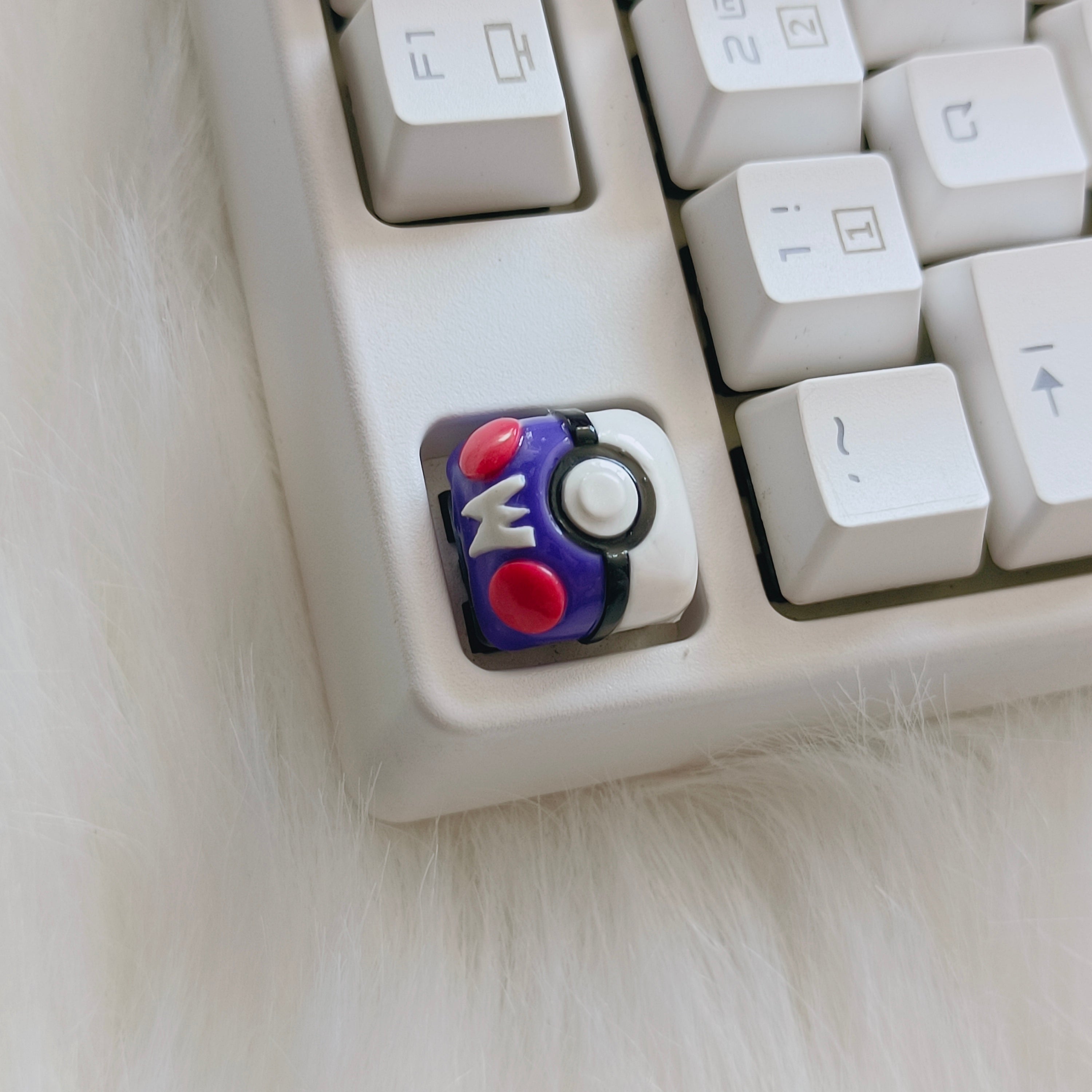 Pok é Ball, POLYMER CLAY material handmade 1U personalized keycap. Anime game props, peripheral culture, creative keycaps