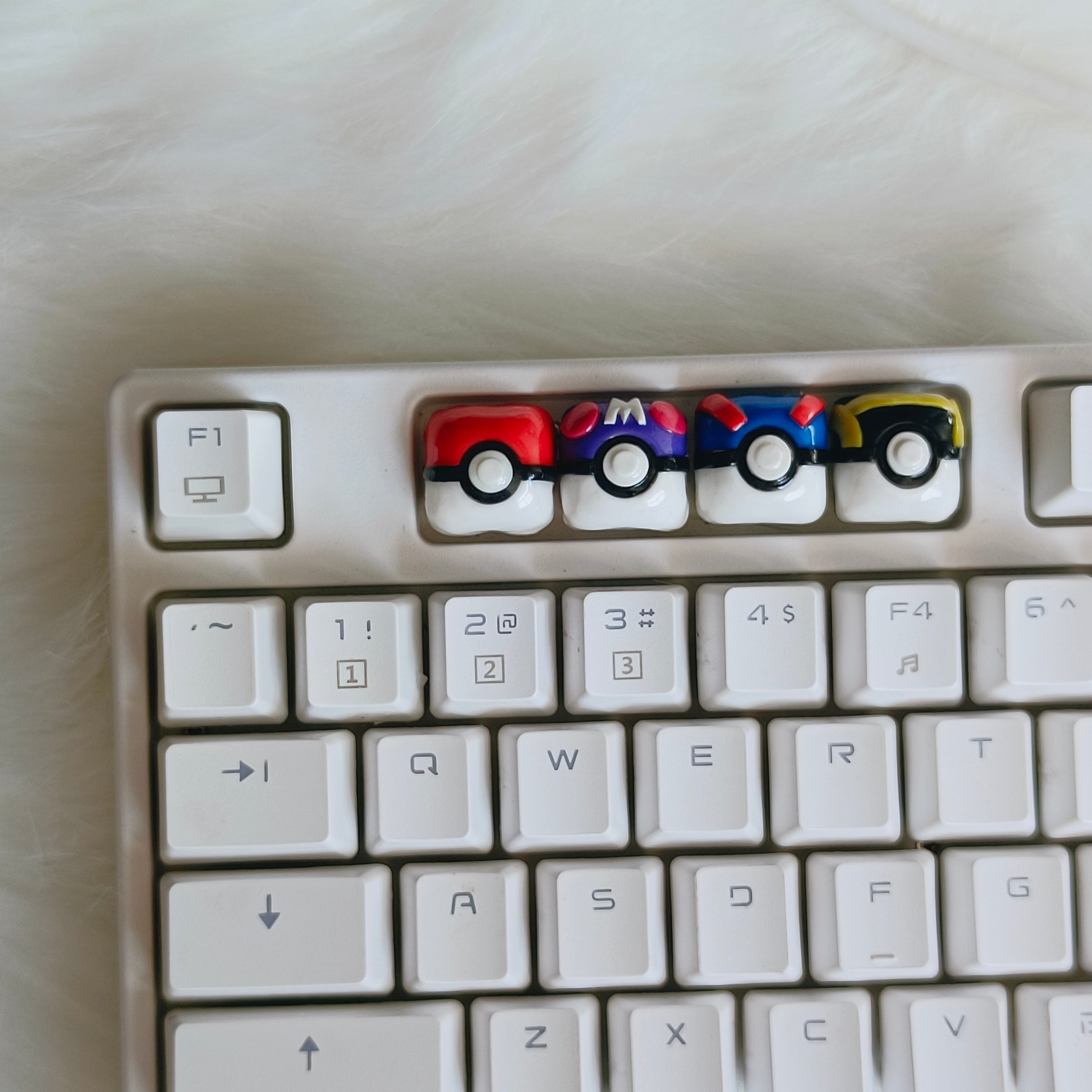 Pok é Ball, POLYMER CLAY material handmade 1U personalized keycap. Anime game props, peripheral culture, creative keycaps