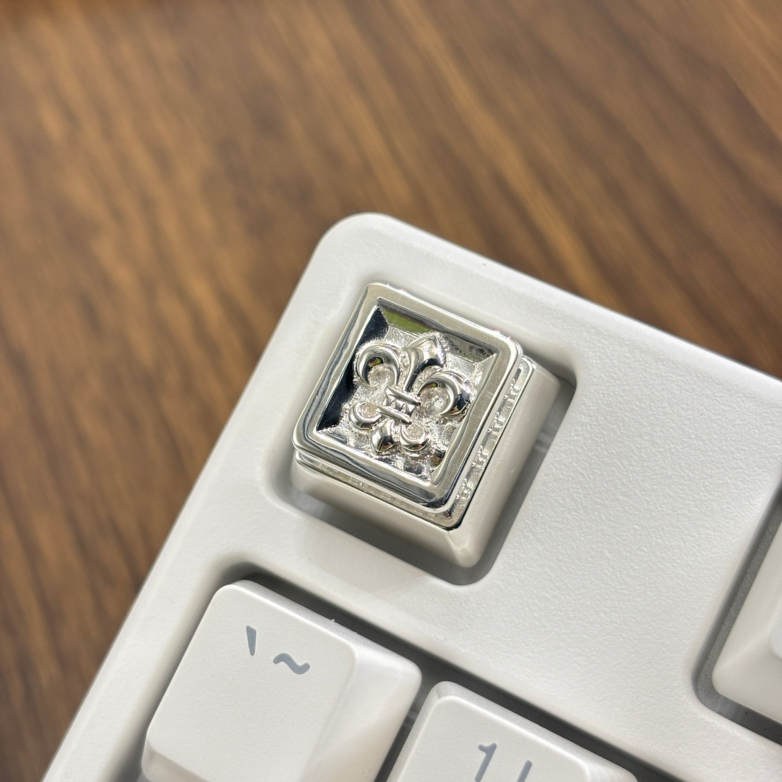 Chrome Hearts style, full keyboard key positions, 925 sterling silver custom trendy cultural keycaps, fashionable and personalized artistic decorative keycaps.