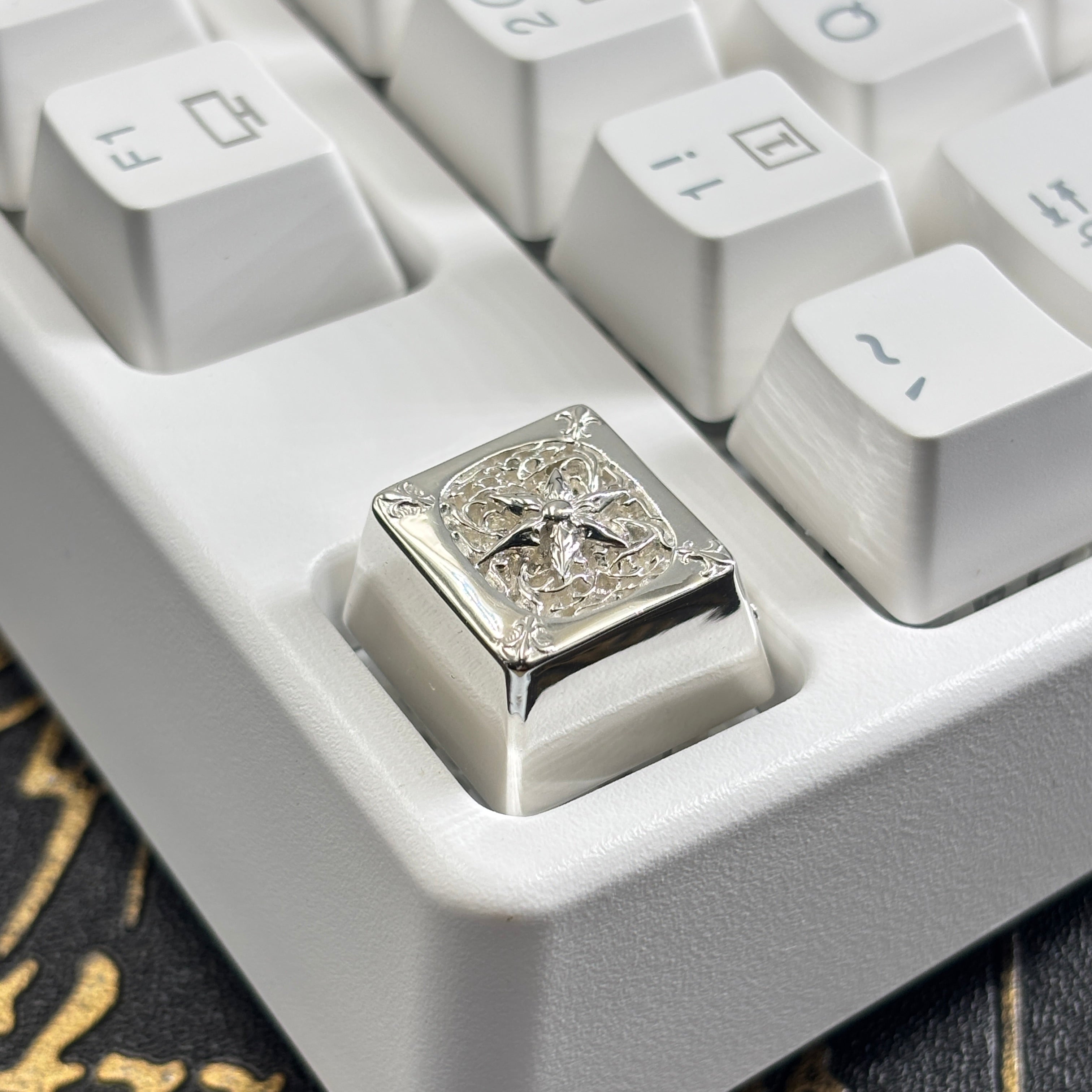 Chrome Hearts style, full keyboard key positions, 925 sterling silver custom trendy cultural keycaps, fashionable and personalized artistic decorative keycaps.