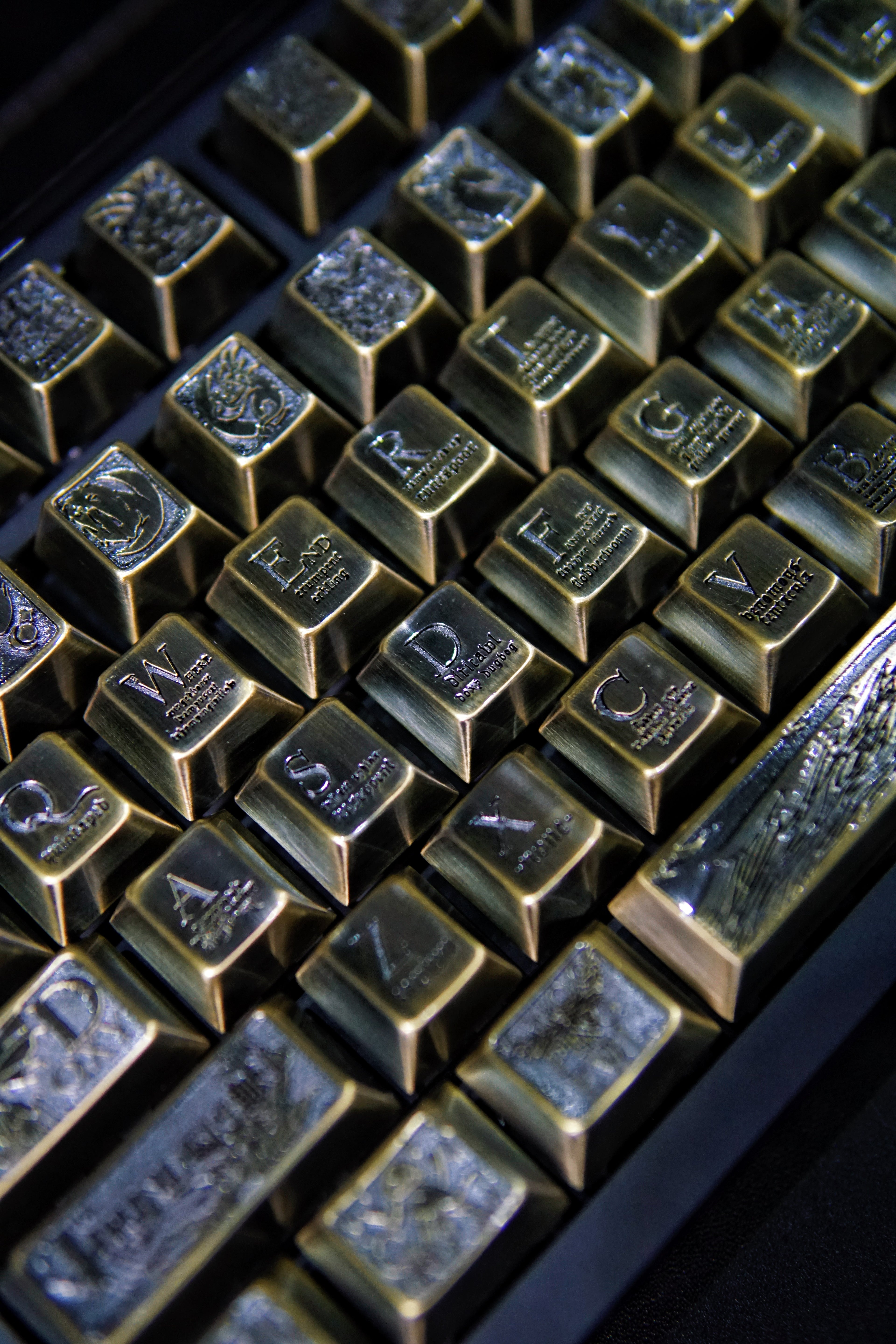 Fantastic Beasts theme, metal laser carved keycaps set, personalized keycaps made of zinc alloy material.