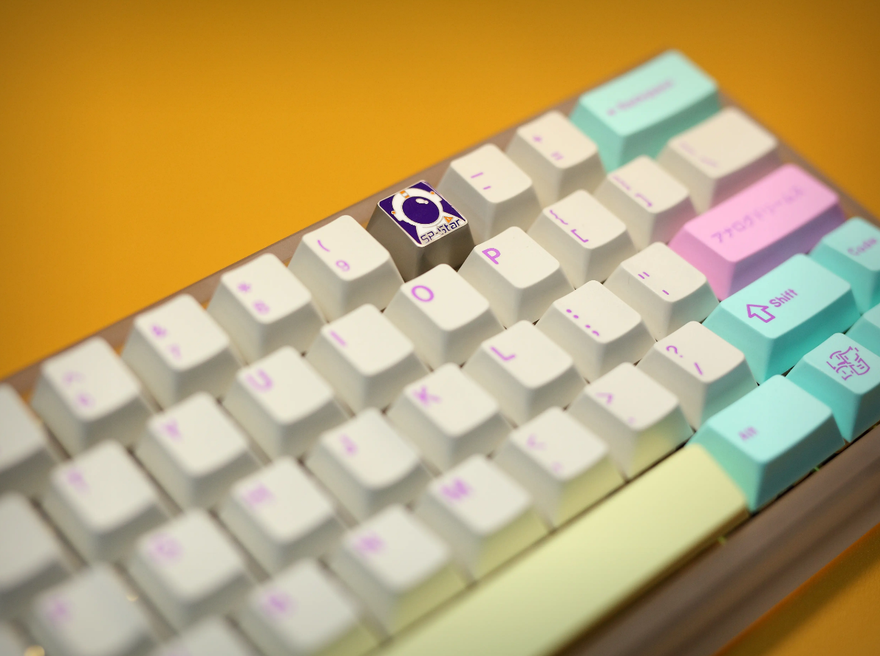 Zinc alloy electroplating, metal personalized keycaps, Big G fists, sp astronaut style.
