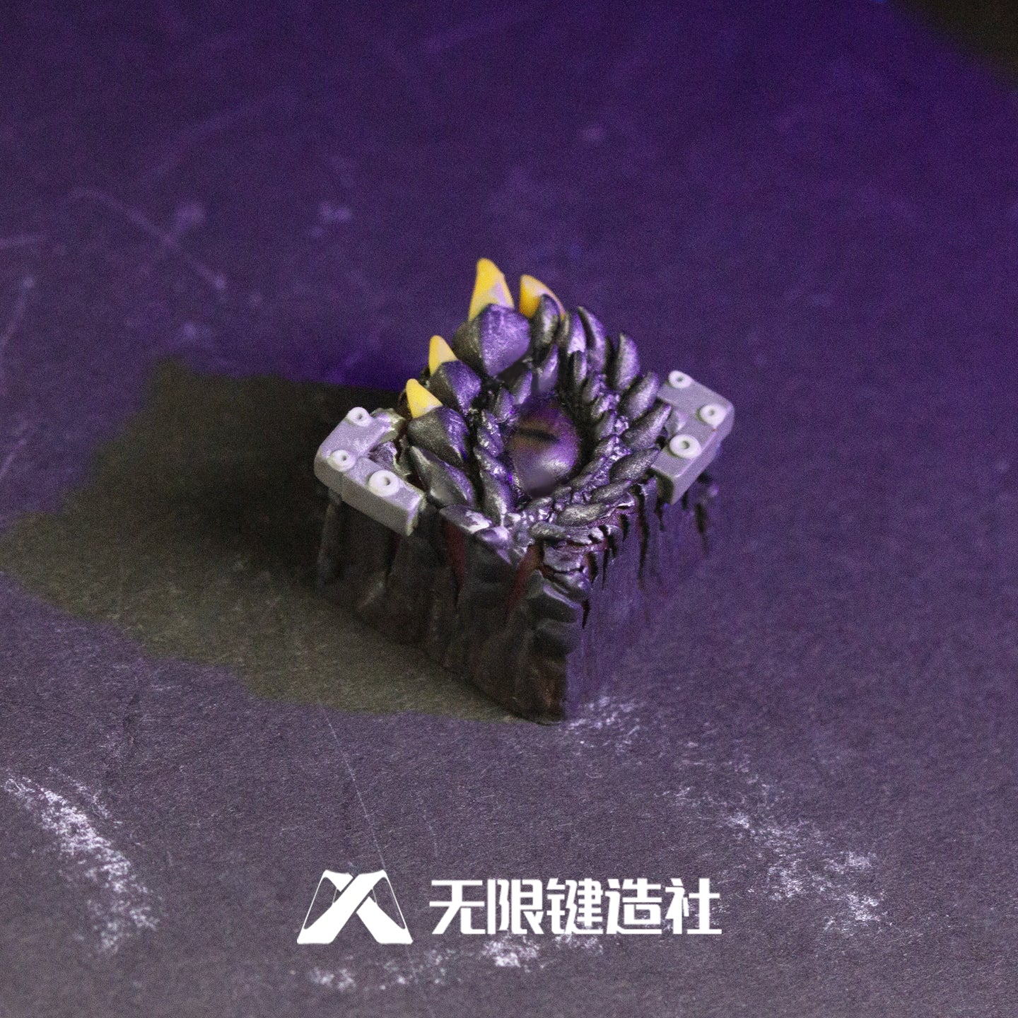 Dragon Eye, multi-color resin molded translucent artisankeycaps, mechanical keyboard art decorative keycaps.