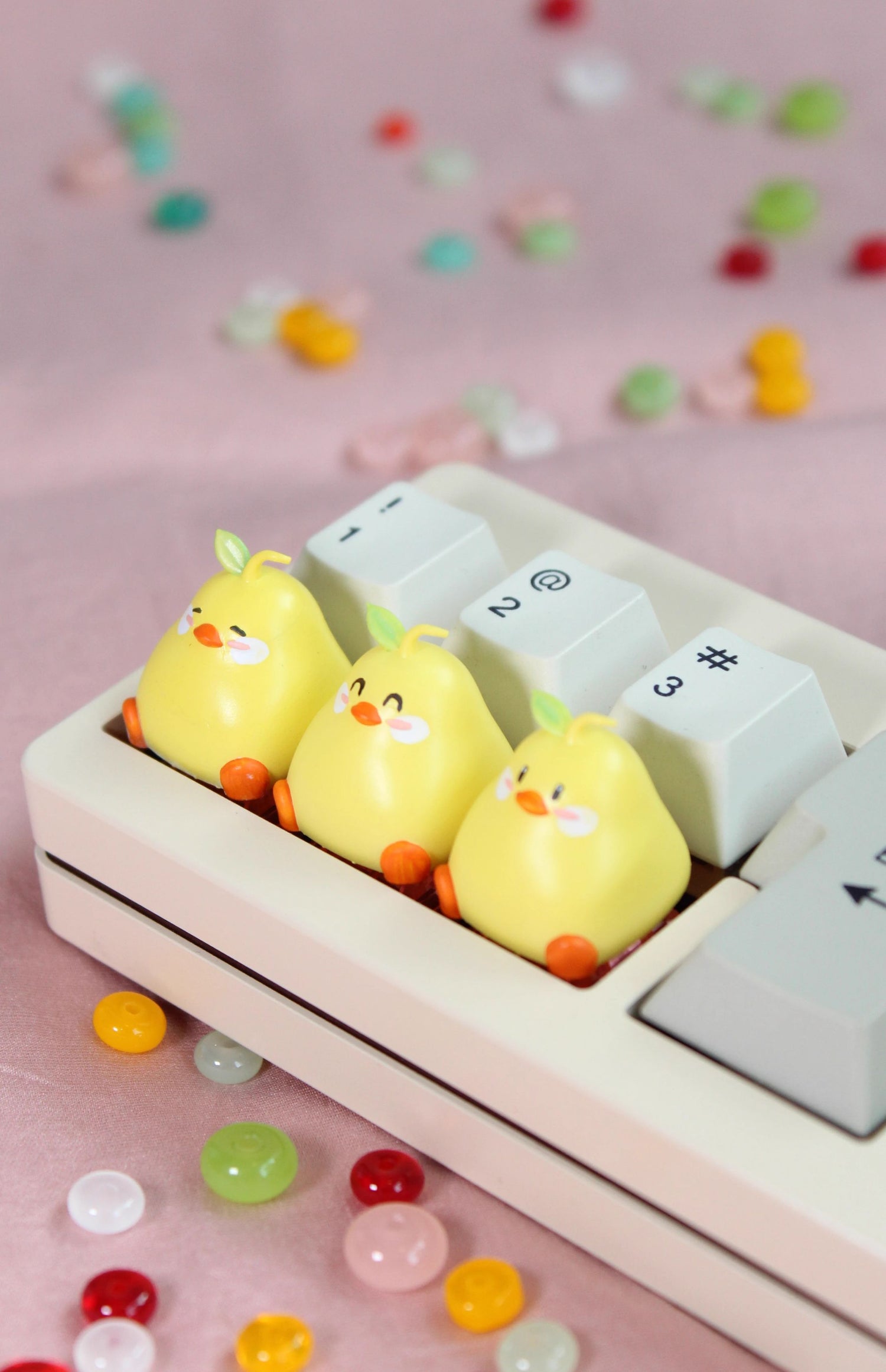 Infinite warmth, beautiful pear resin coated keycaps, creative and cute keycaps, decorative keycaps