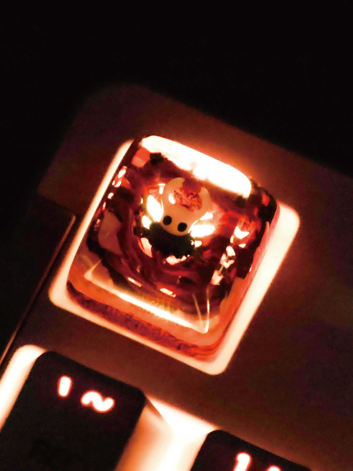 Hollow Knight, Crystal drops of glue personalized keycaps, game art keycaps, decorative keycaps