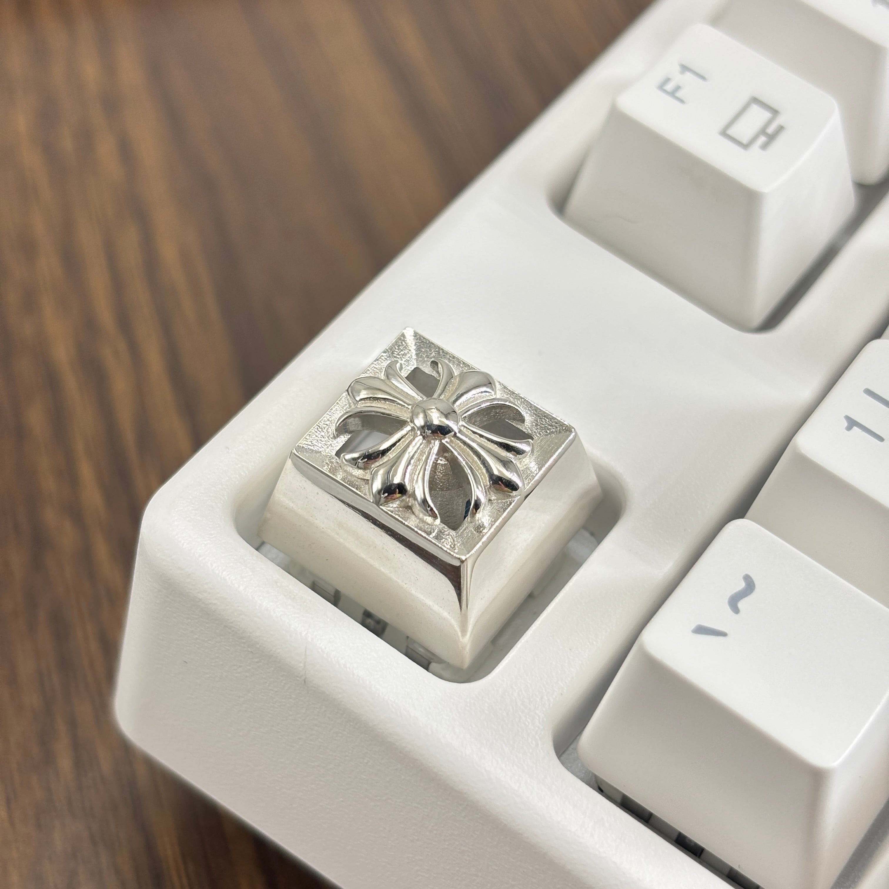 Chrome Hearts style, full keyboard key positions, 925 sterling silver custom trendy cultural keycaps, fashionable and personalized artistic decorative keycaps.