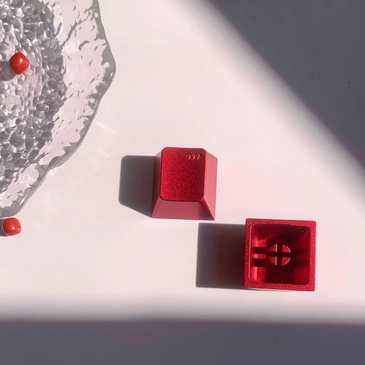 Simplified aluminum alloy anode Christmas red metal keycaps, original factory height R4 mechanical keyboard, creative and personalized keycaps