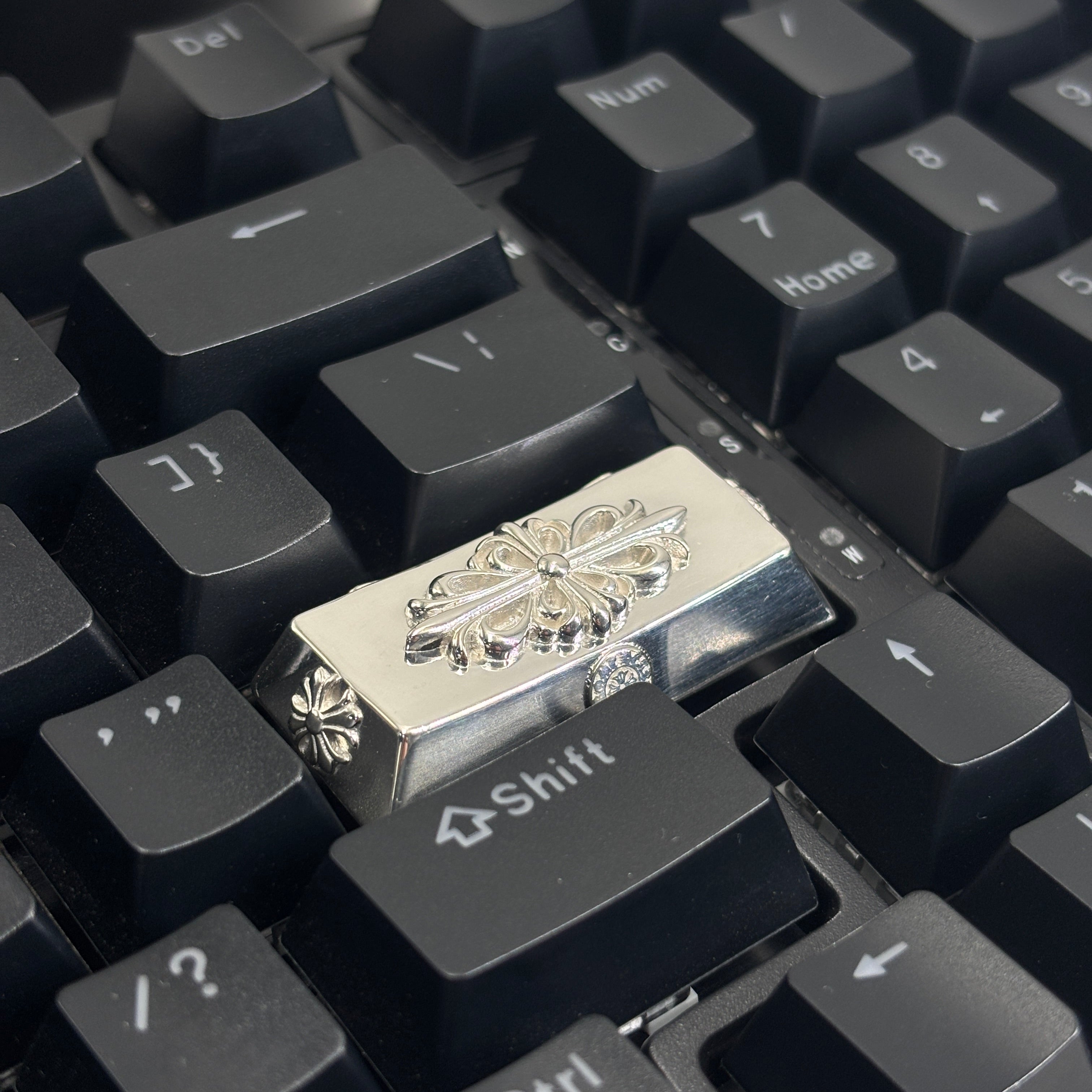 Chrome Hearts style, full keyboard key positions, 925 sterling silver custom trendy cultural keycaps, fashionable and personalized artistic decorative keycaps.