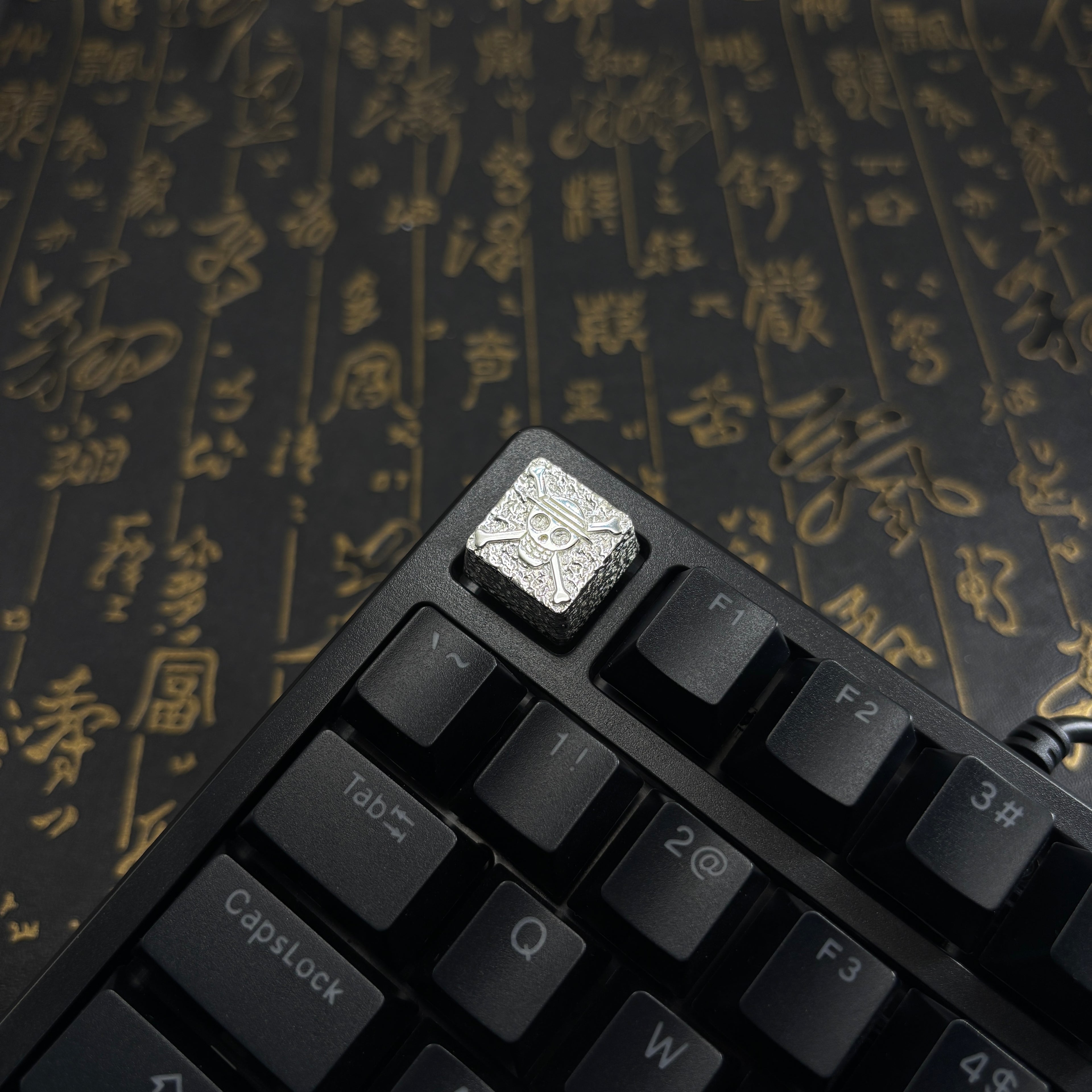 One Piece, grass hat Luffy logo, pure copper personalized keycaps, mechanical keyboard metal decorative keycaps
