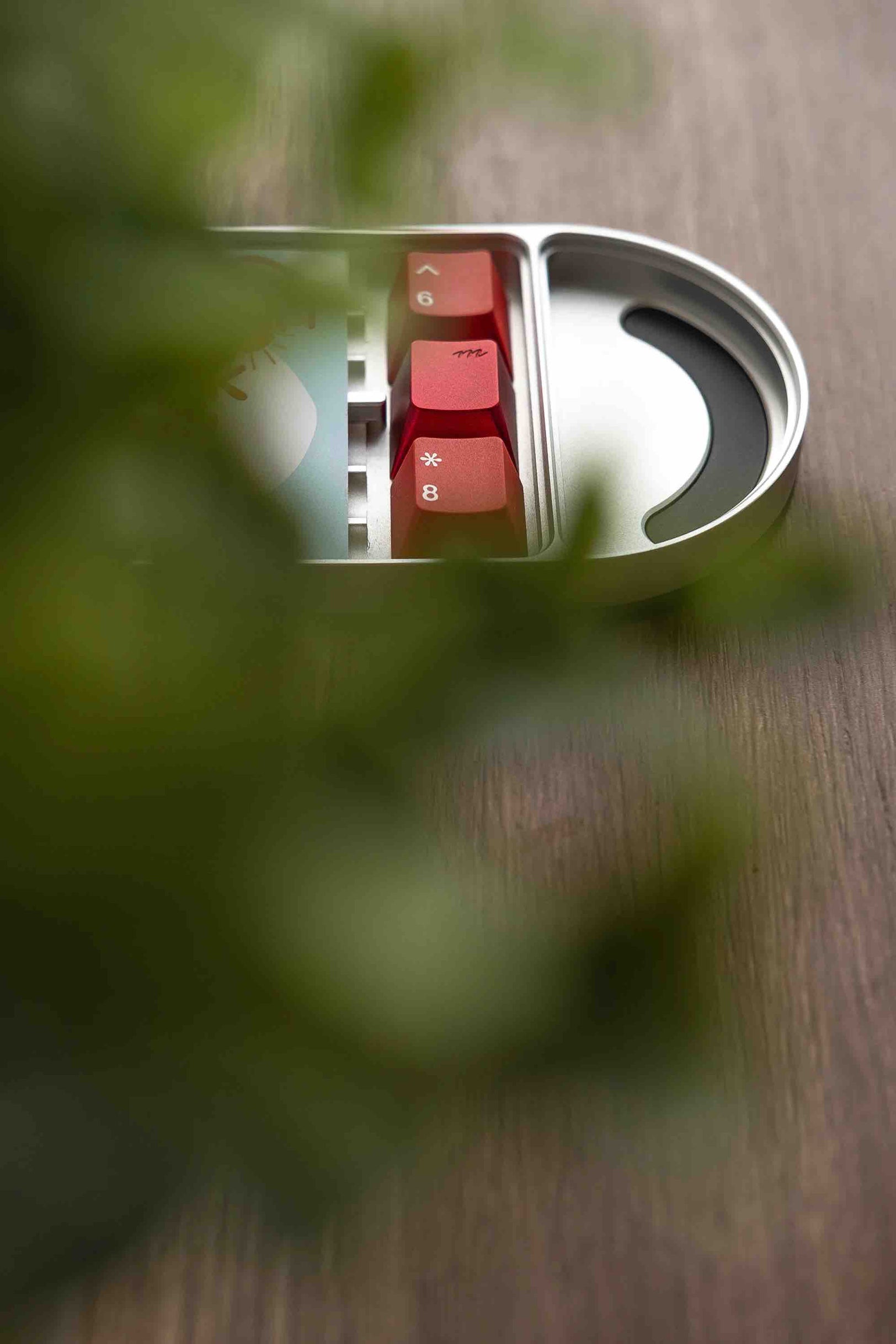 Simplified aluminum alloy anode Christmas red metal keycaps, original factory height R4 mechanical keyboard, creative and personalized keycaps