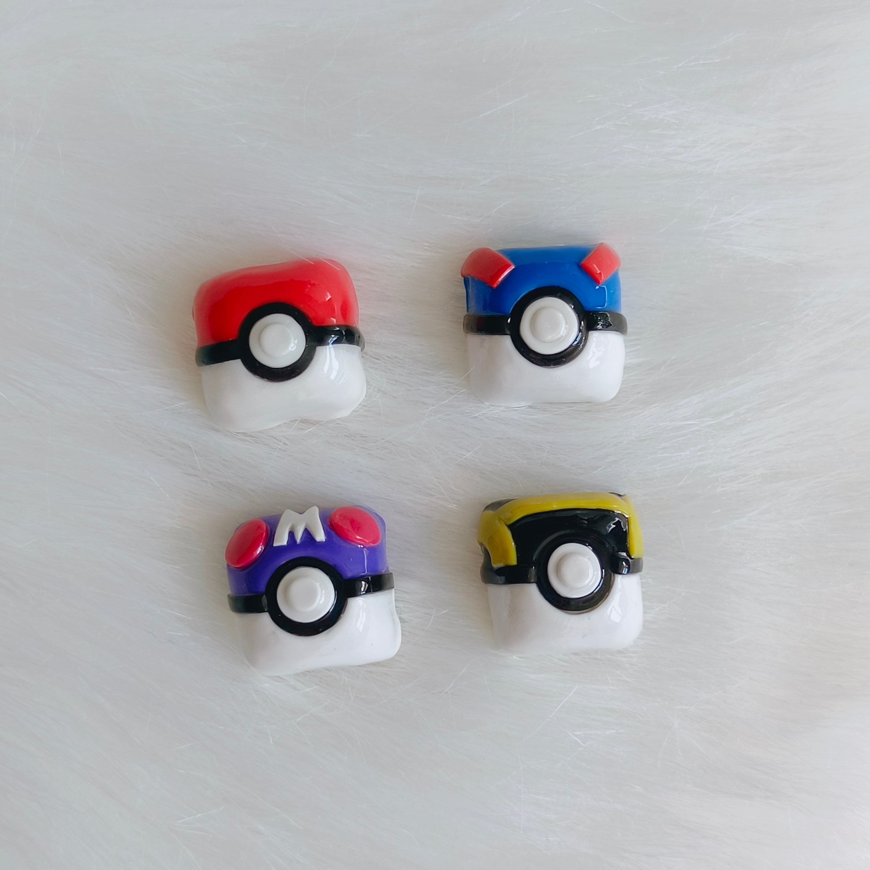 Pok é Ball, POLYMER CLAY material handmade 1U personalized keycap. Anime game props, peripheral culture, creative keycaps
