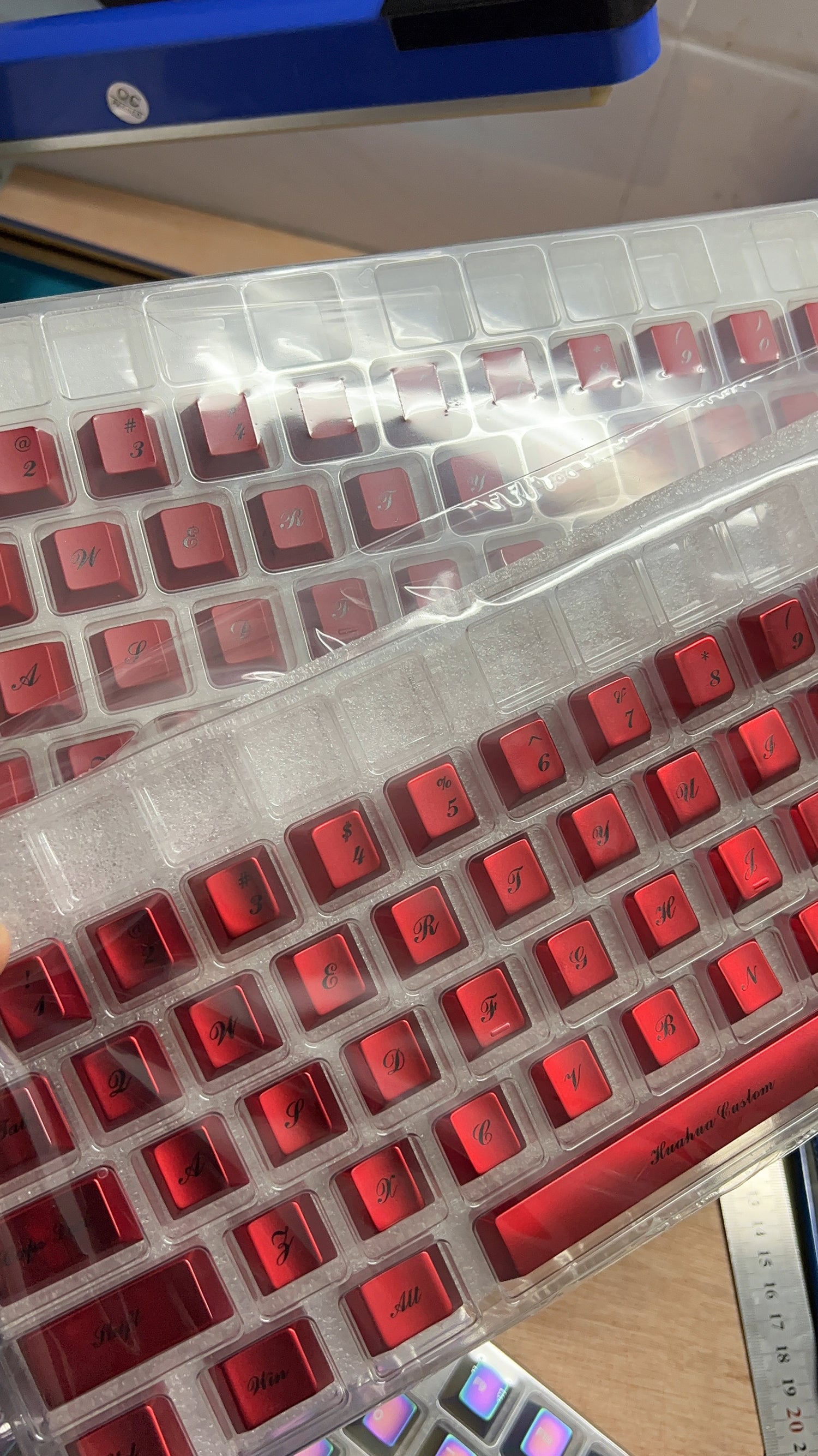 Metal electrophoretic red, floral font, metal set personalized keycap series.