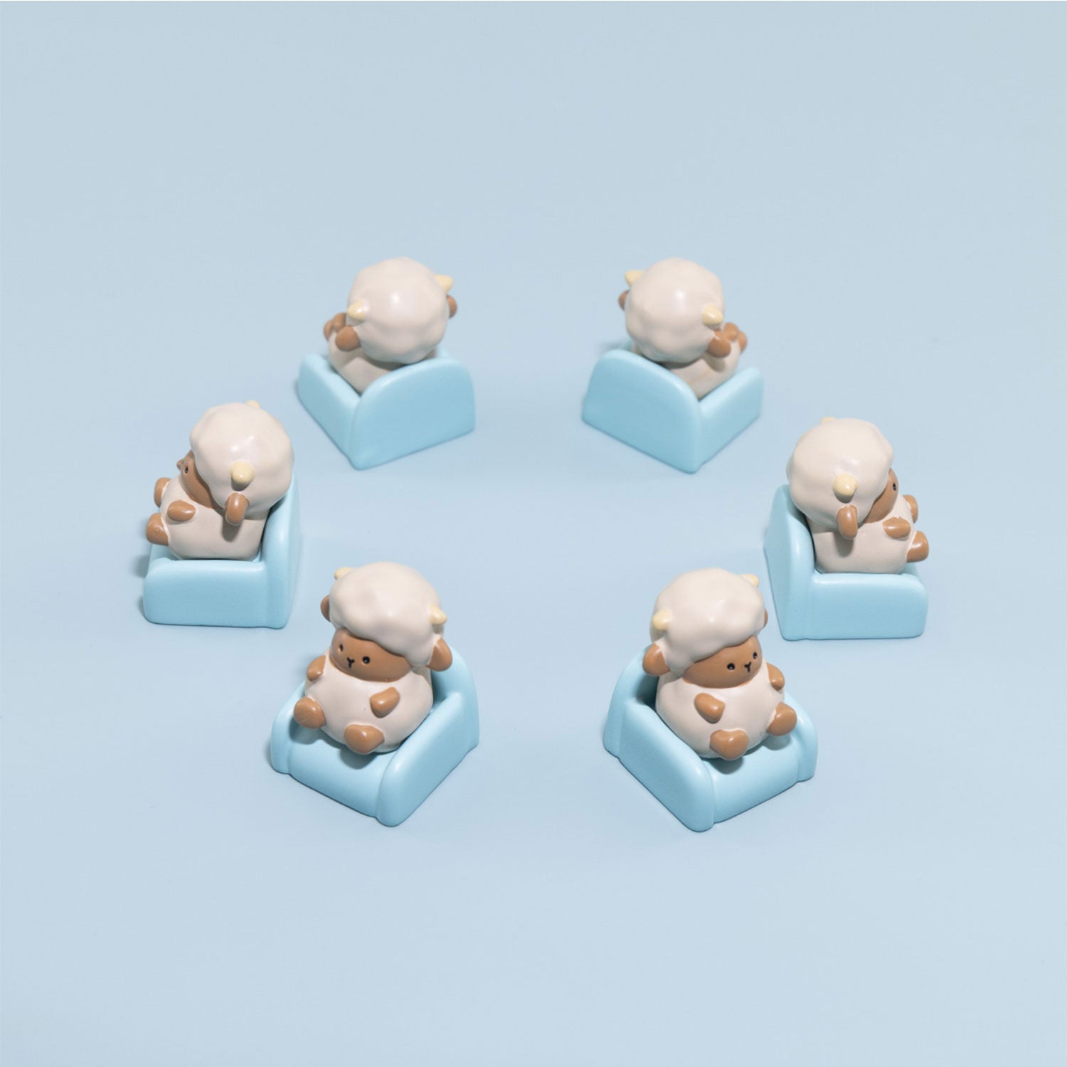 Leisure Time Theme, Small Animals Sitting on Sofa, Resin Spray Personalized Keycaps, Art Design Keycaps