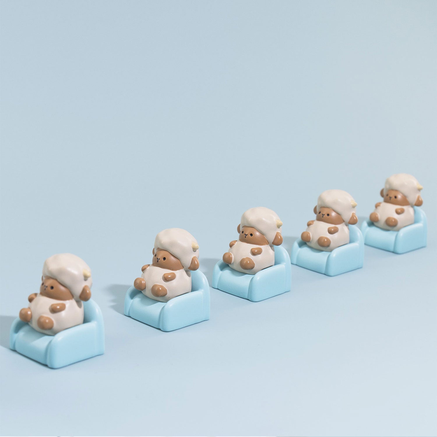 Leisure Time Theme, Small Animals Sitting on Sofa, Resin Spray Personalized Keycaps, Art Design Keycaps