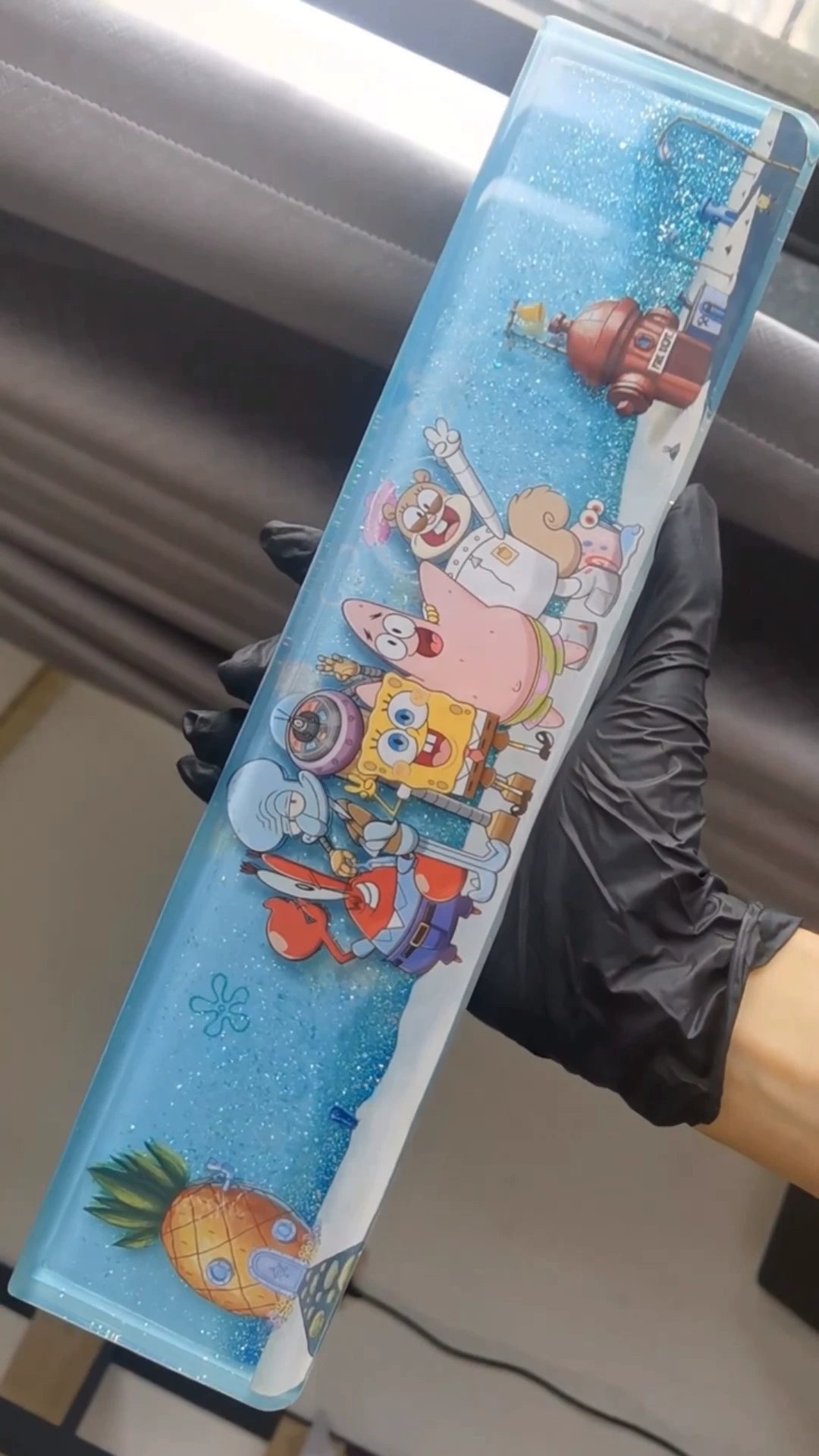 SpongeBob SquarePants Flowing Sand, Keyboard holder, Handmade custom resin hand support, keyboard accessories