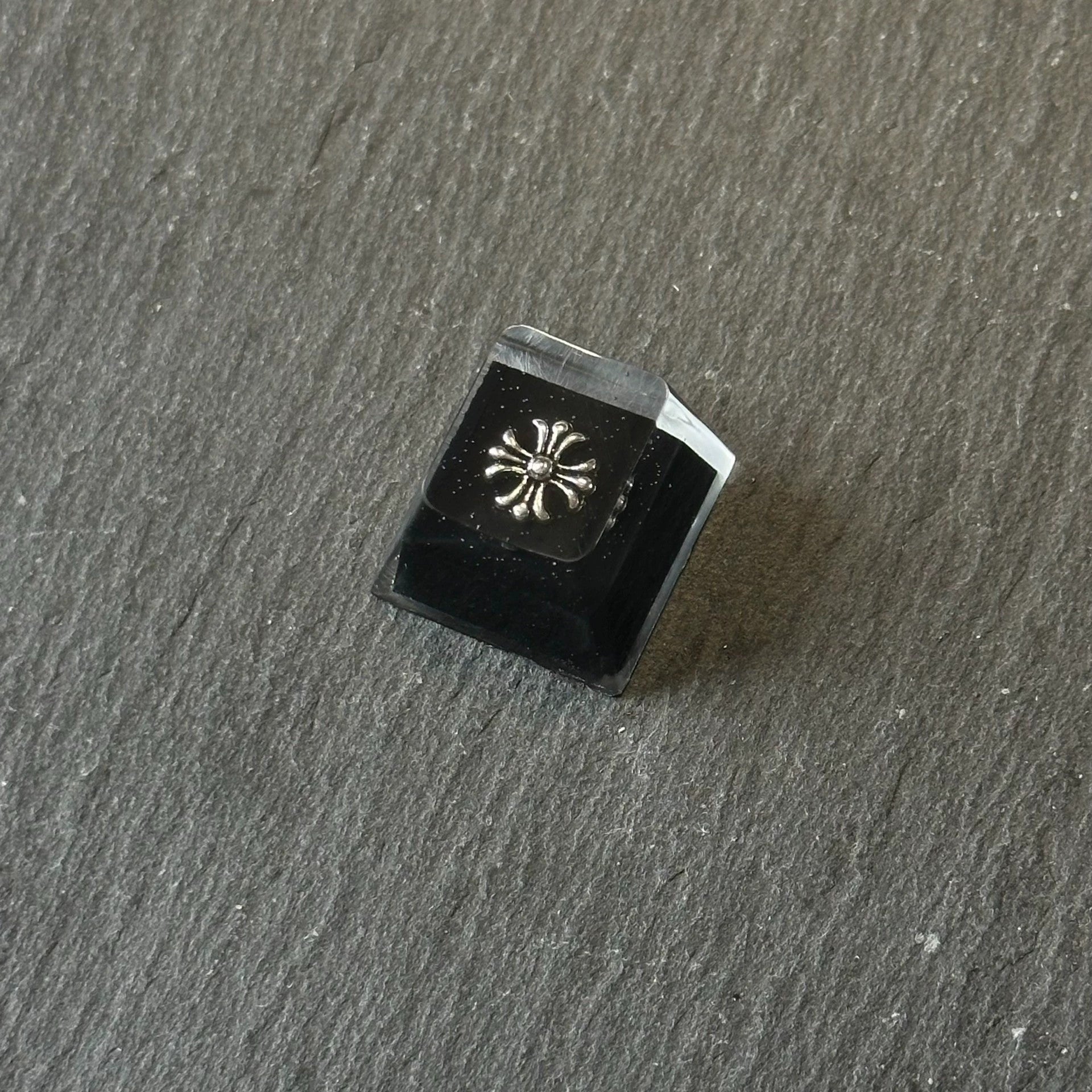 Chrome Hearts, Crystal drops of glue series, trendy fashion items, personalized keycaps, handmade keycaps