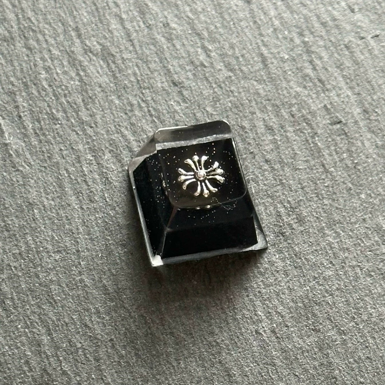 Chrome Hearts, Crystal drops of glue series, trendy fashion items, personalized keycaps, handmade keycaps
