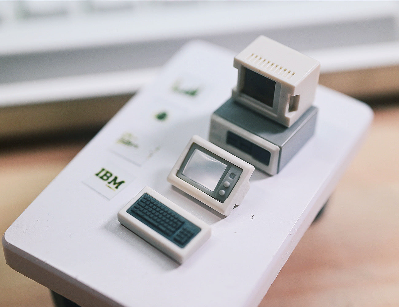 Mac, Macintosh, K-02 prototype keycaps, retro personalized translucent resin keycaps, mechanical keyboard decorative keycaps