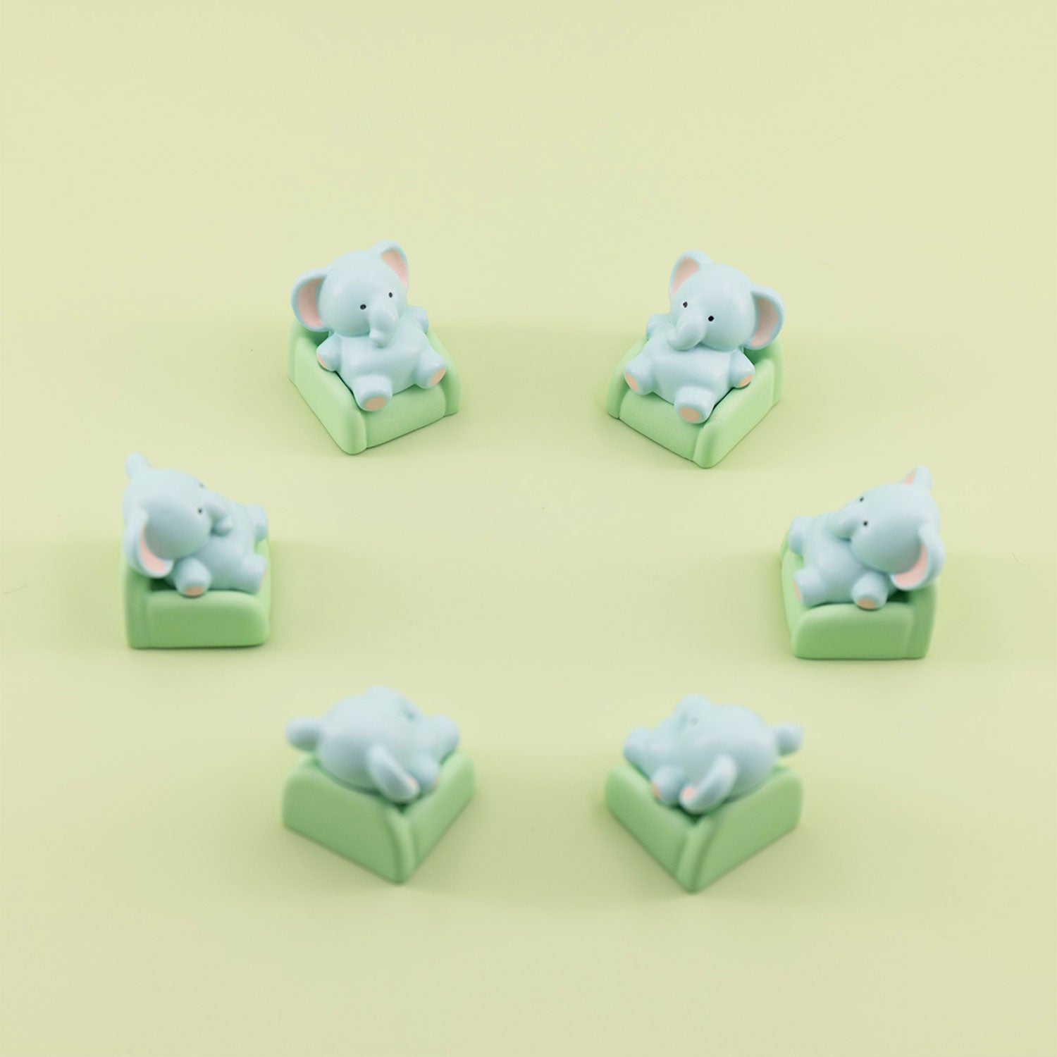 Leisure Time Theme, Small Animals Sitting on Sofa, Resin Spray Personalized Keycaps, Art Design Keycaps