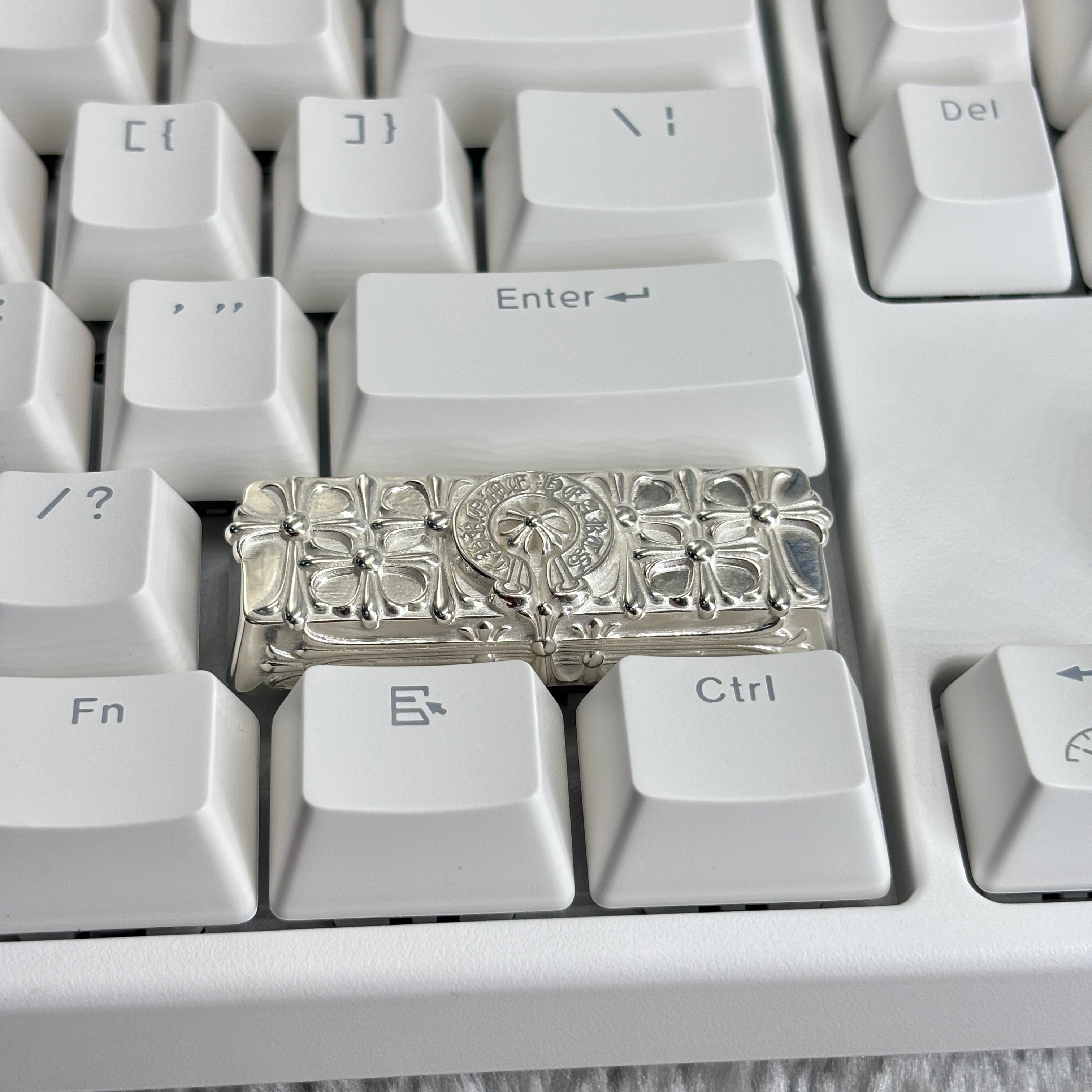Chrome Hearts style, full keyboard key positions, 925 sterling silver custom trendy cultural keycaps, fashionable and personalized artistic decorative keycaps.