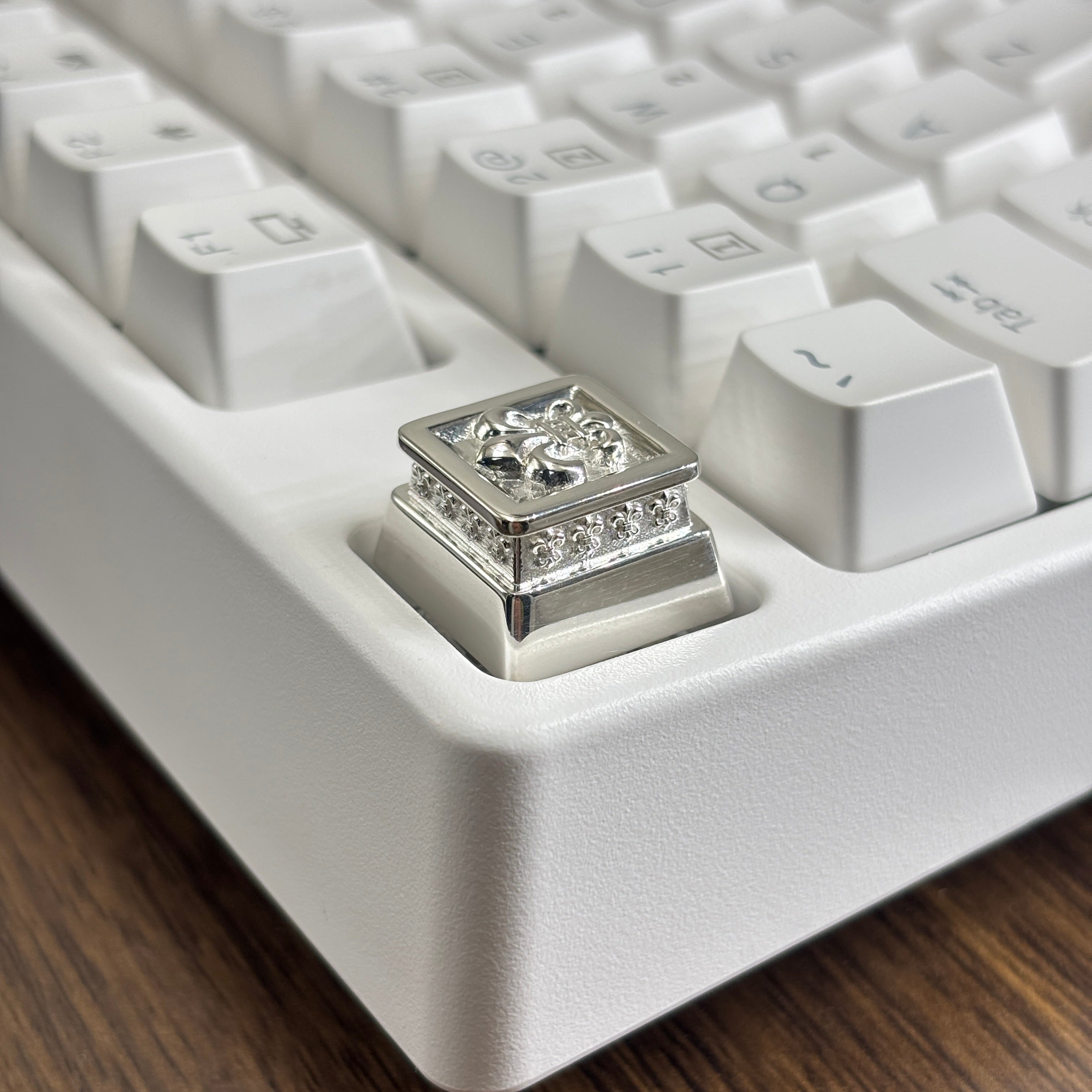 Chrome Hearts style, full keyboard key positions, 925 sterling silver custom trendy cultural keycaps, fashionable and personalized artistic decorative keycaps.