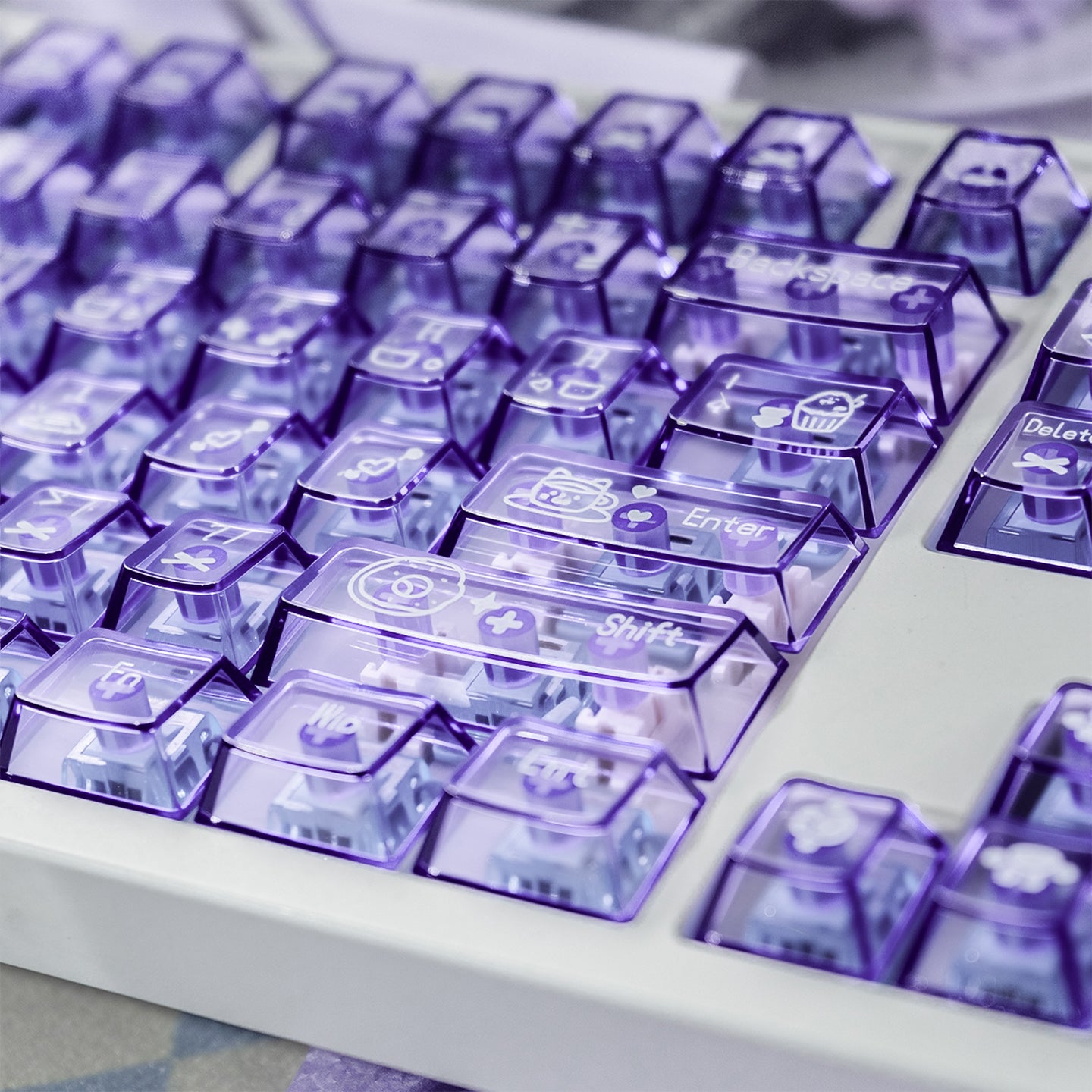 Snowy Mountain Strawberry Heartbeat Gradient Pink Transparent Mechanical Keyboard Keycaps Customization Complete Set PBT+PC Original Factory Height Set Keycaps