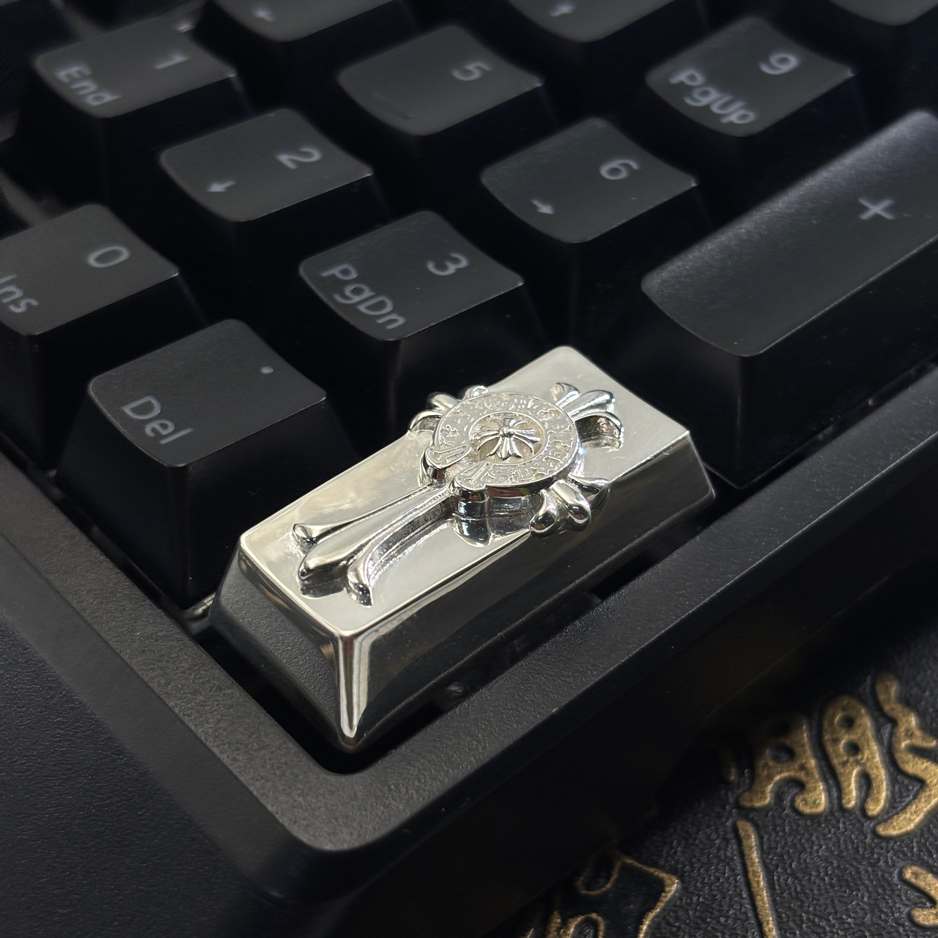 Chrome Hearts style, full keyboard key positions, 925 sterling silver custom trendy cultural keycaps, fashionable and personalized artistic decorative keycaps.