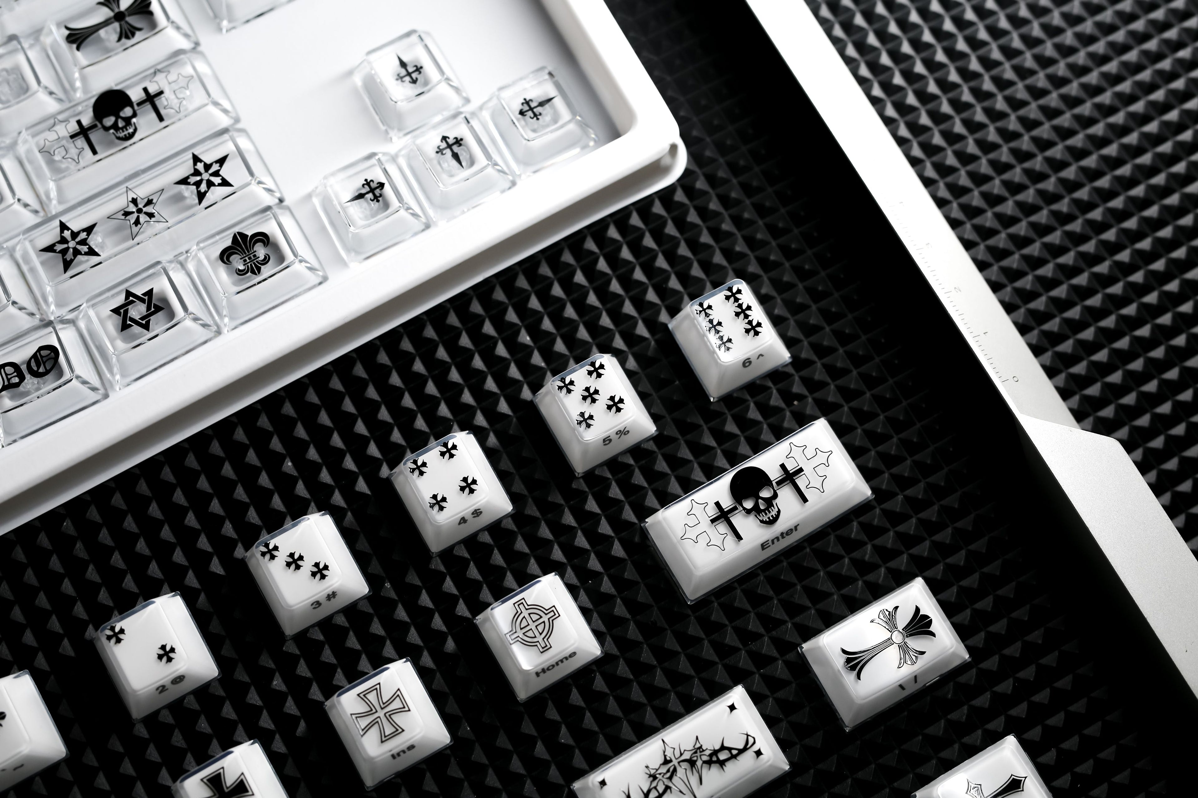 Chrome Hearts Crystal Jelly Keycaps, PC High Transparency Keycaps Transparent Theme Mechanical Keyboard Specific Keycaps, Fashion Trend Personalized Keycap Set