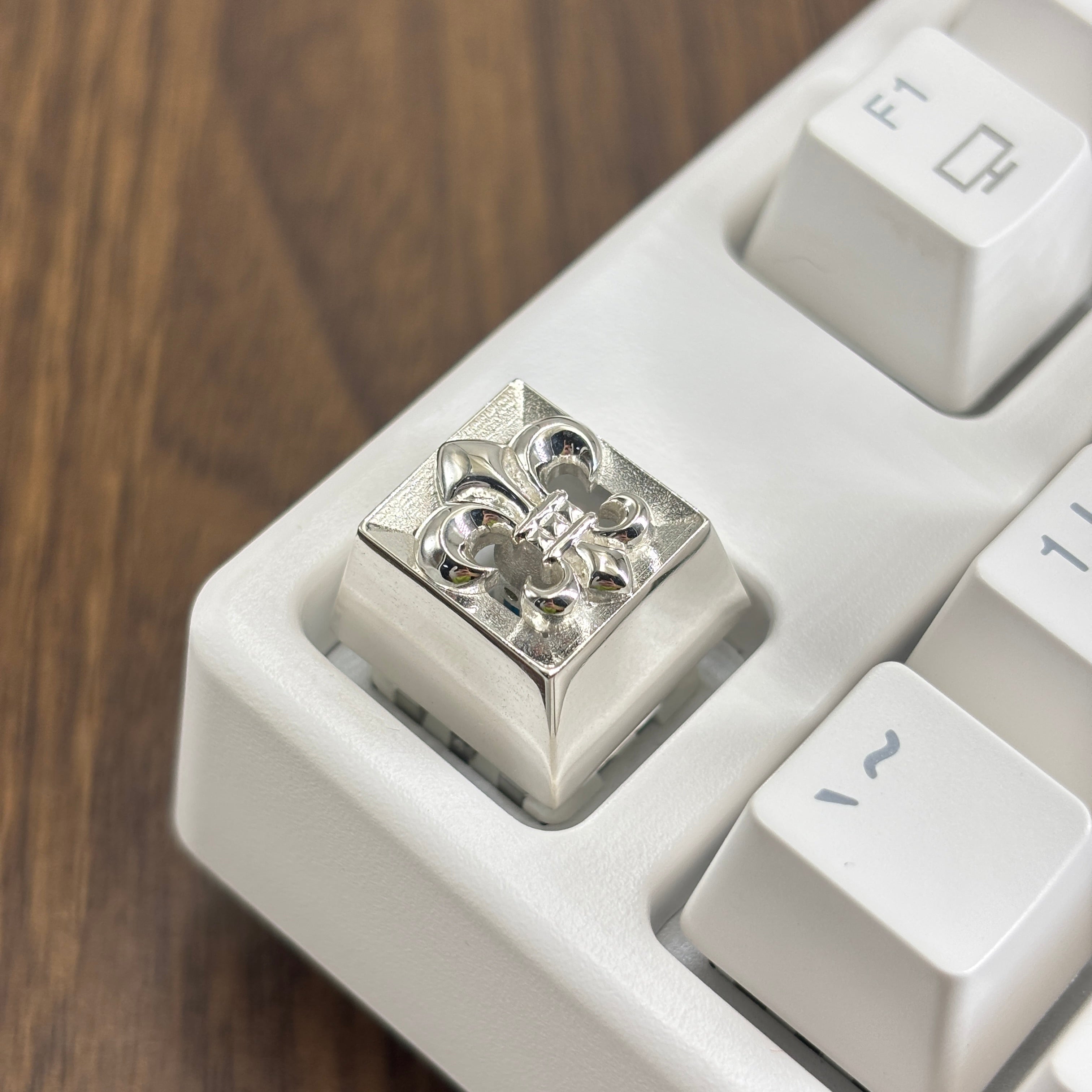 Chrome Hearts style, full keyboard key positions, 925 sterling silver custom trendy cultural keycaps, fashionable and personalized artistic decorative keycaps.