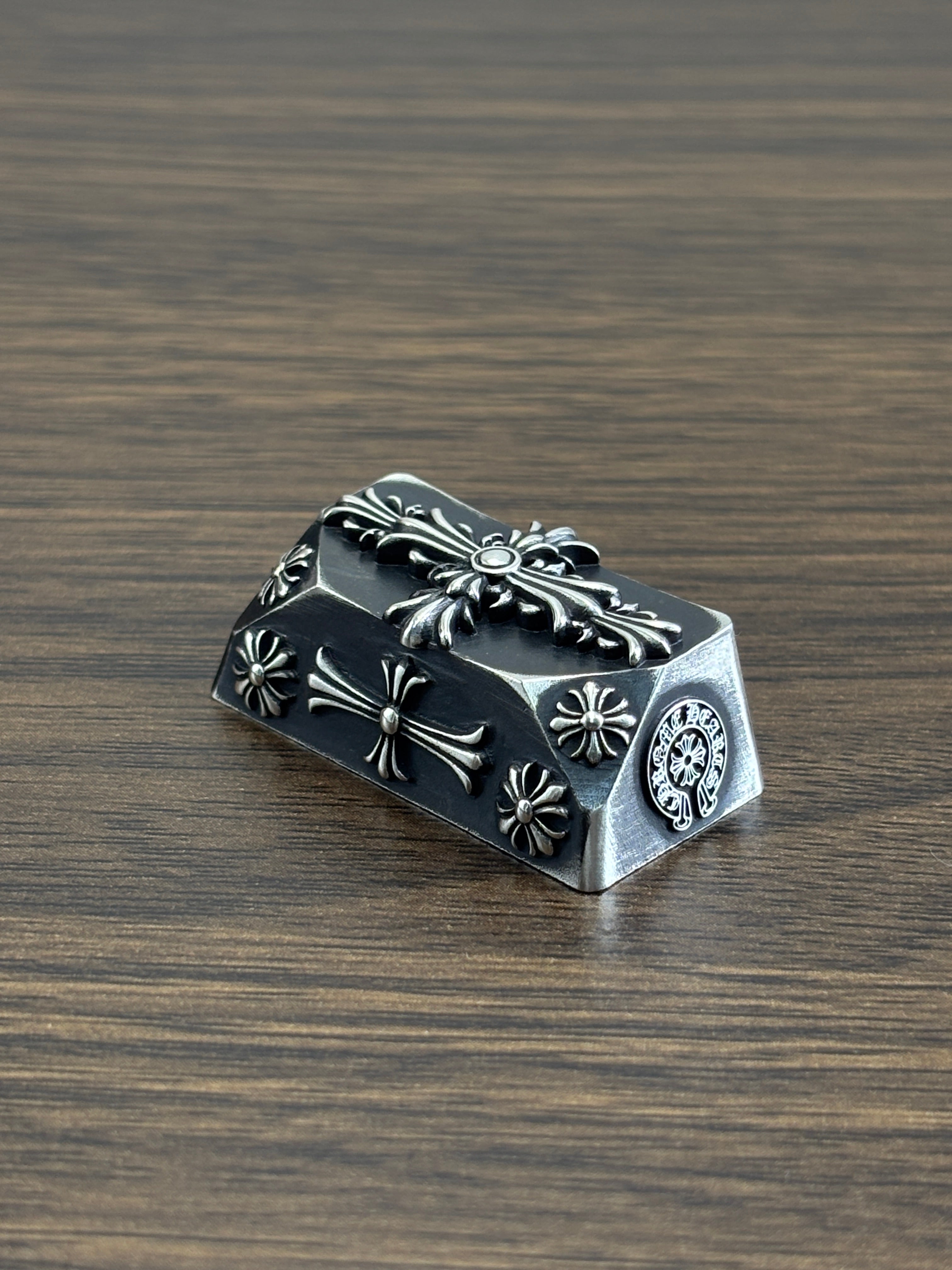 Chrome Hearts style, full keyboard key positions, 925 sterling silver custom trendy cultural keycaps, fashionable and personalized artistic decorative keycaps.