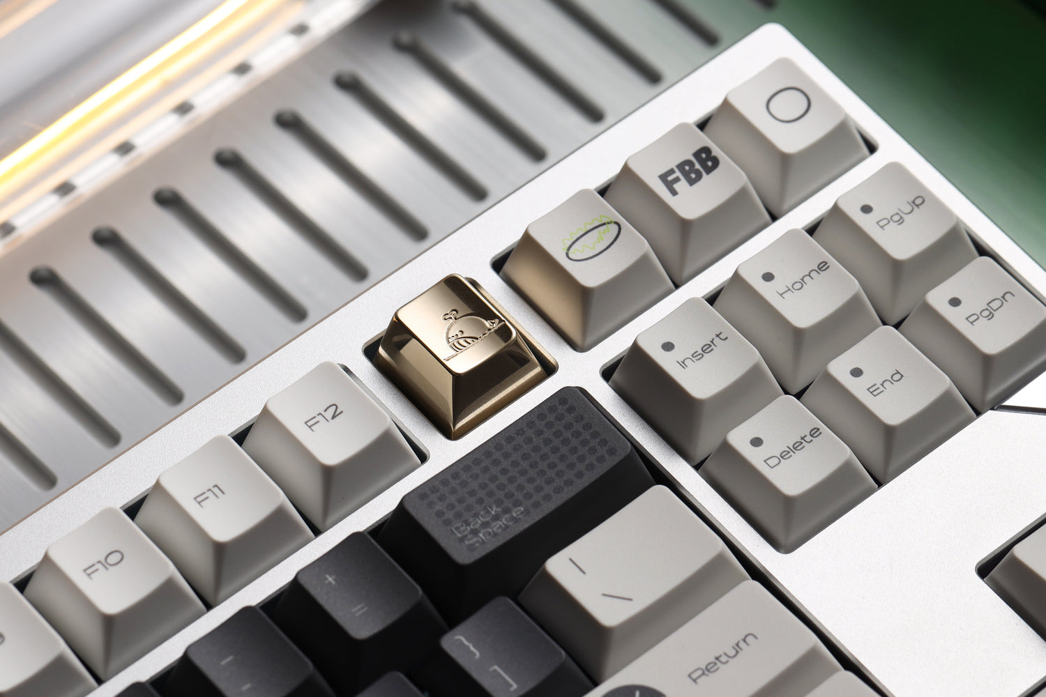 Whale minimalist design, metal carved personalized keycaps, creative decorative keycaps