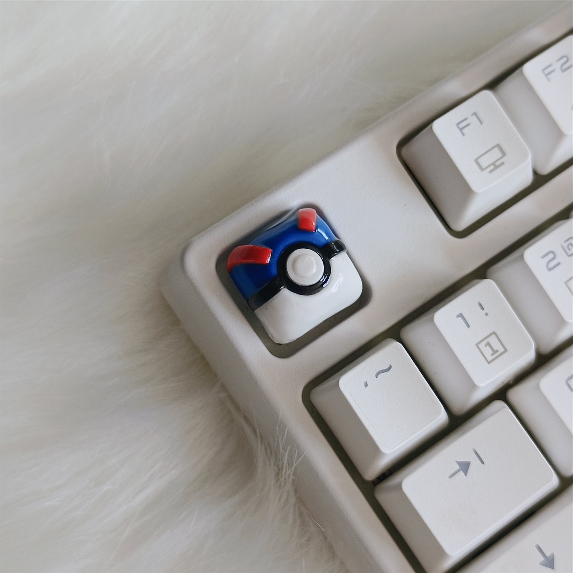 Pok é Ball, POLYMER CLAY material handmade 1U personalized keycap. Anime game props, peripheral culture, creative keycaps