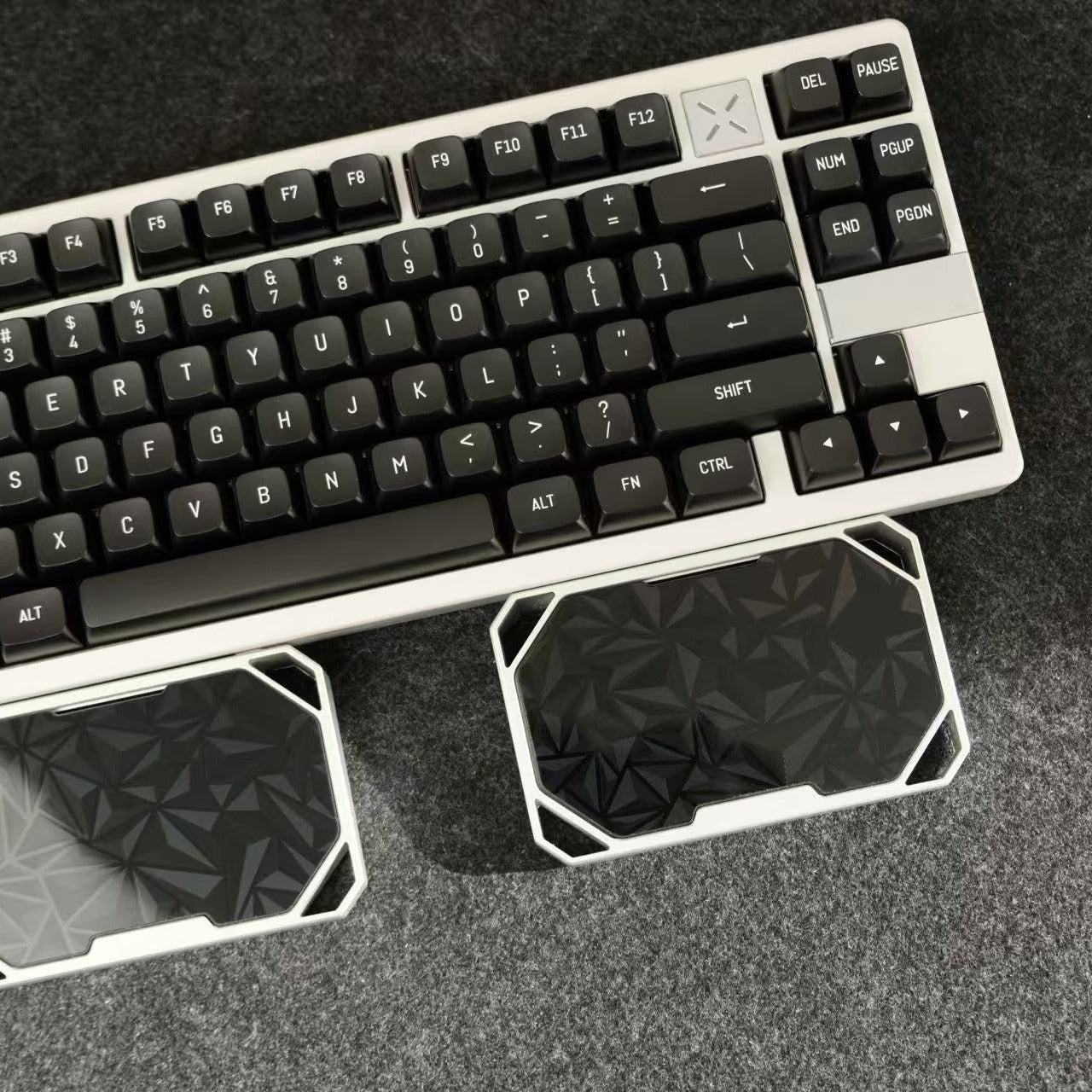Aluminum alloy metal anode shell split keyboard handle, personalized keyboard hand support structure, keyboard comfort accessories.