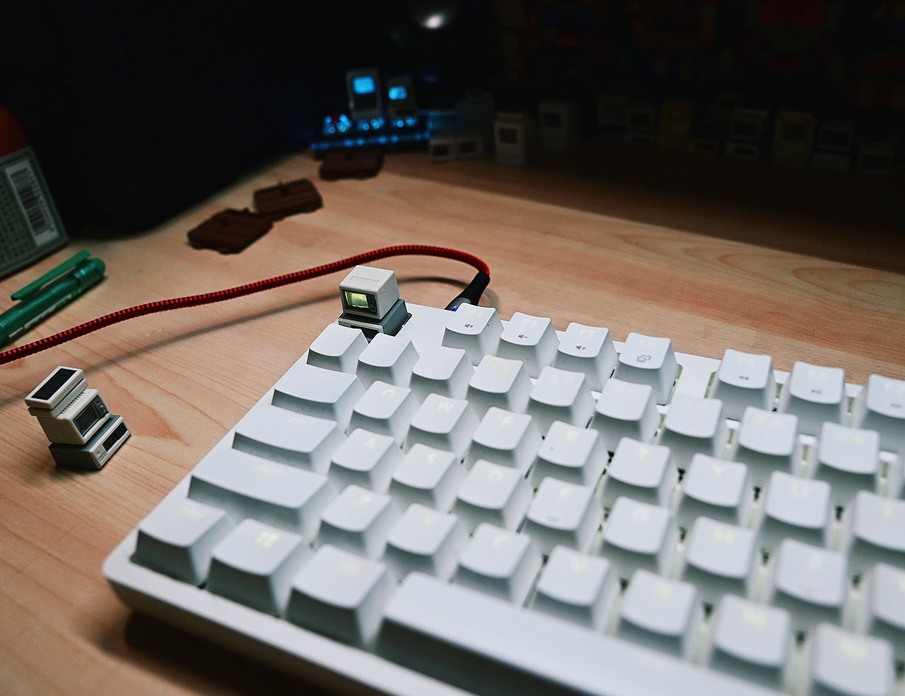 Mac, Macintosh, K-02 prototype keycaps, retro personalized translucent resin keycaps, mechanical keyboard decorative keycaps