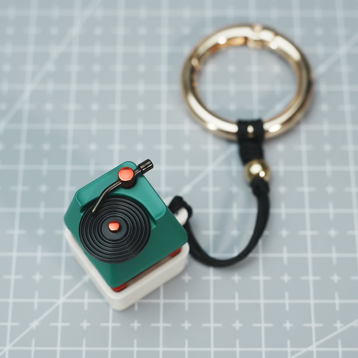 Personalized keycaps, vinyl reverberating records, magnetic suction decompression, movable single axis tester, mechanical keyboard decoration keycaps