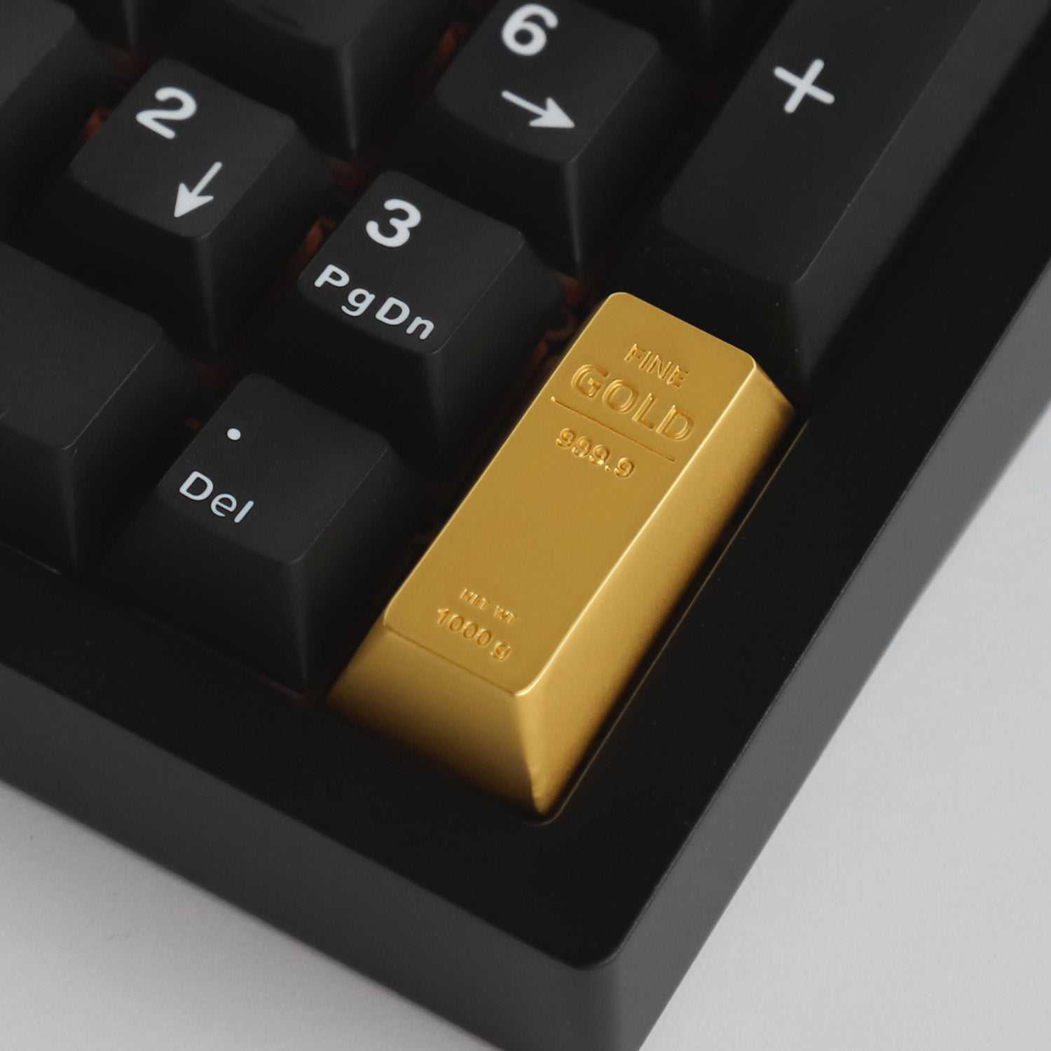 Metal personalized keycaps, featuring gold bar and gold brick shaped enter keys, made of zinc alloy material with original height, including enter and ESC keys