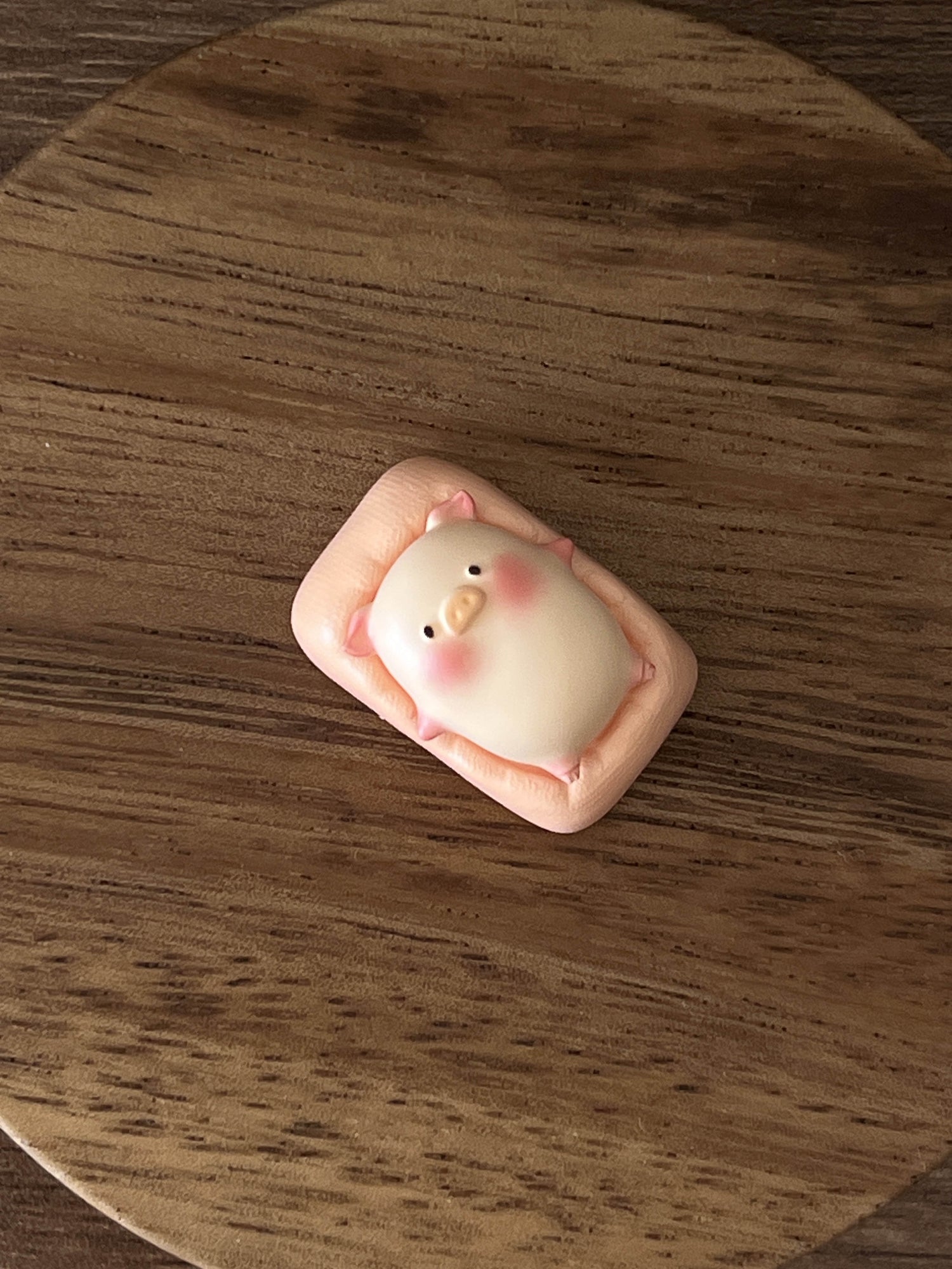 Lying flat pig personality keycap handmade resin cute keycap mechanical keyboard keycap