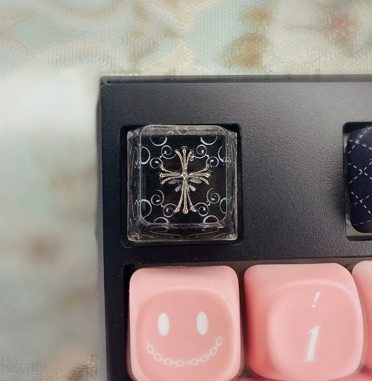 Chrome Hearts, Crystal drops of glue series, trendy fashion items, personalized keycaps, handmade keycaps