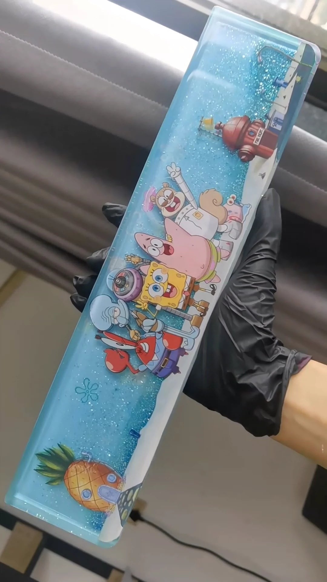 SpongeBob SquarePants Flowing Sand, Keyboard holder, Handmade custom resin hand support, keyboard accessories