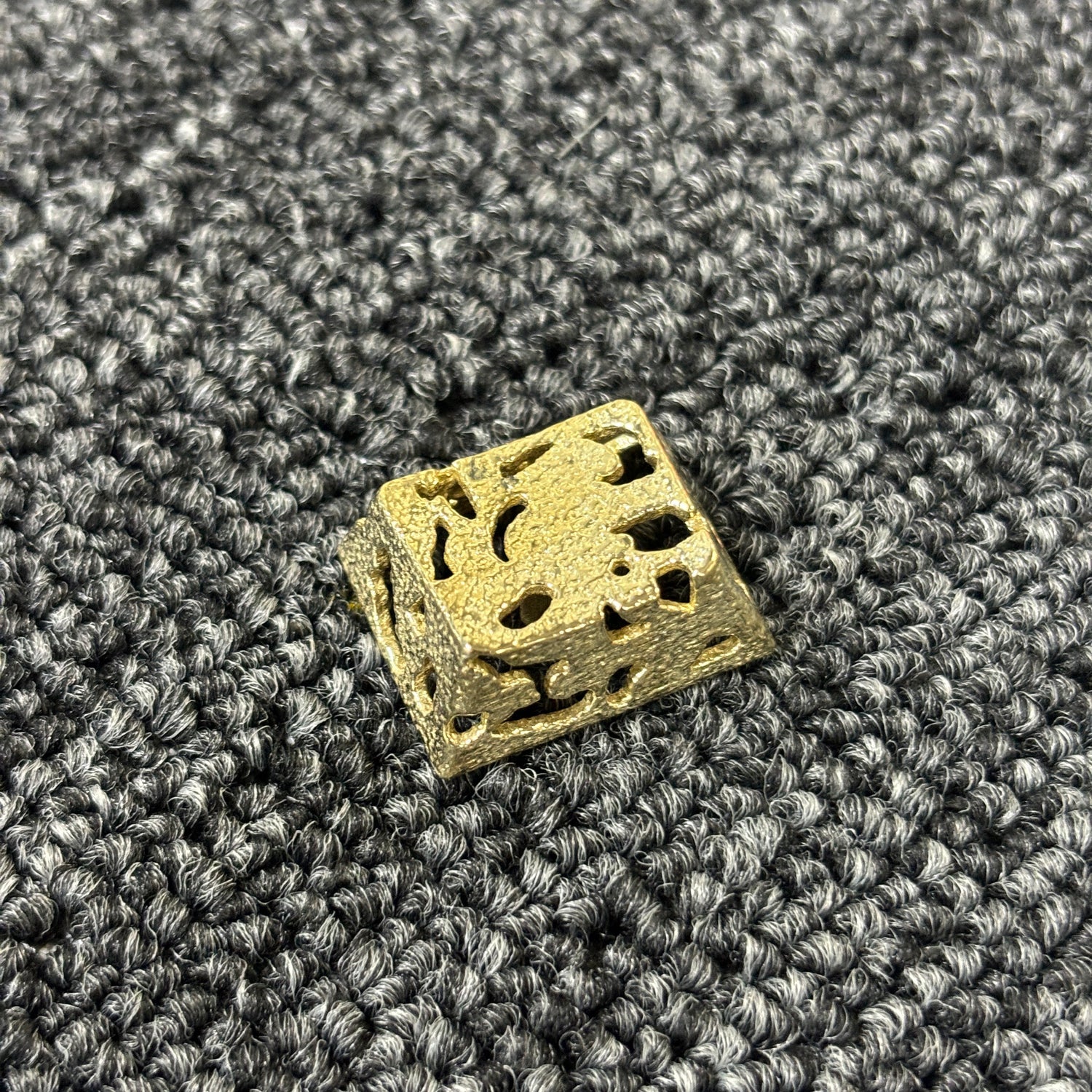 Pure copper and white copper, brass personalized hollow transparent keycaps, metal decorative keycaps