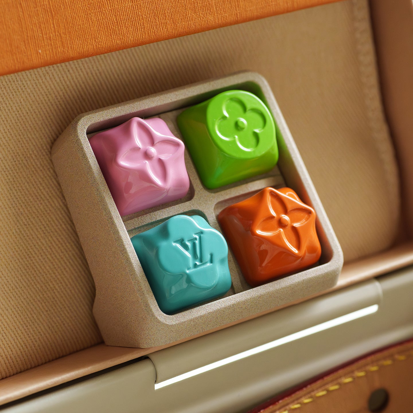 Macaron color palette Irregular shaped personalized keycaps, luxury vintage series aluminum alloy keycaps painted with CNC machining, customized mechanical keyboards, custom keycaps