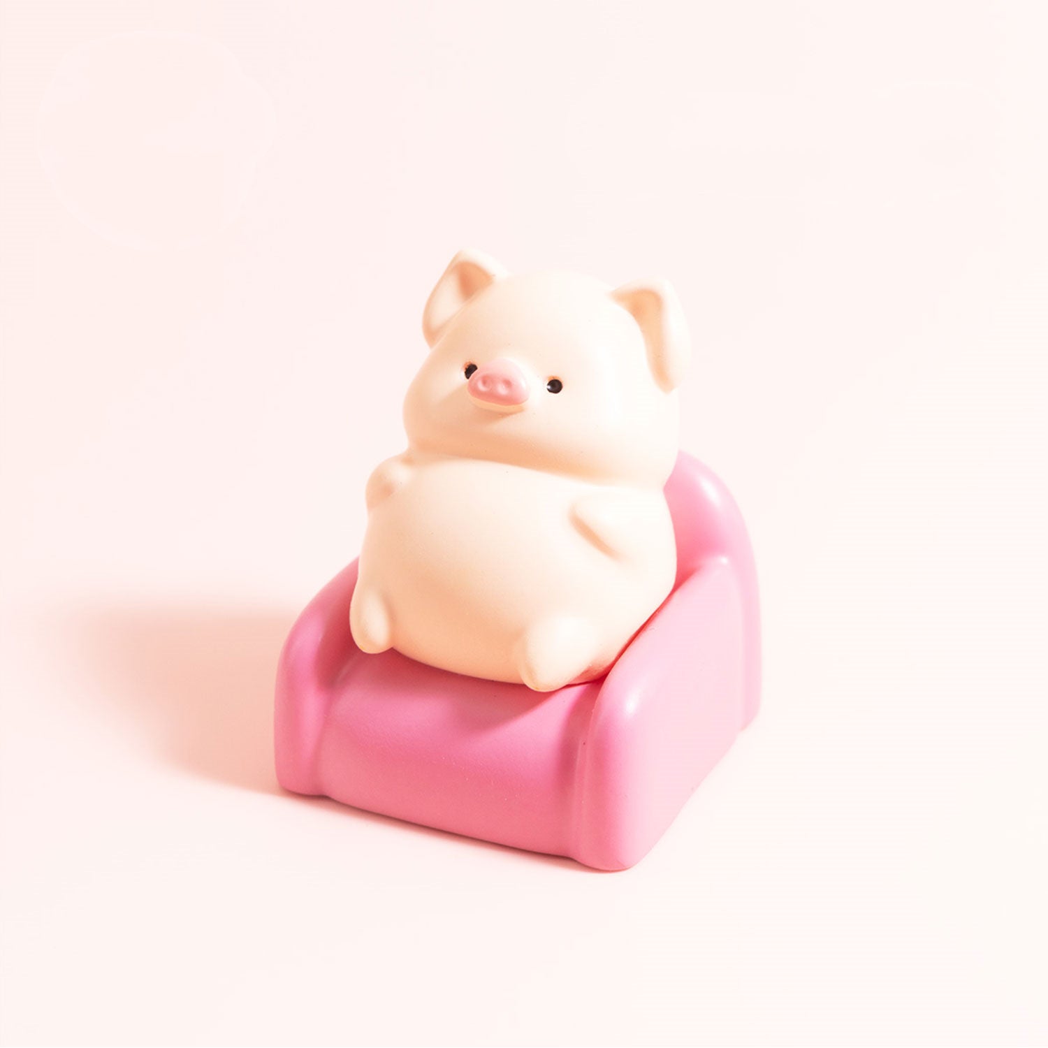 Leisure Time Theme, Small Animals Sitting on Sofa, Resin Spray Personalized Keycaps, Art Design Keycaps