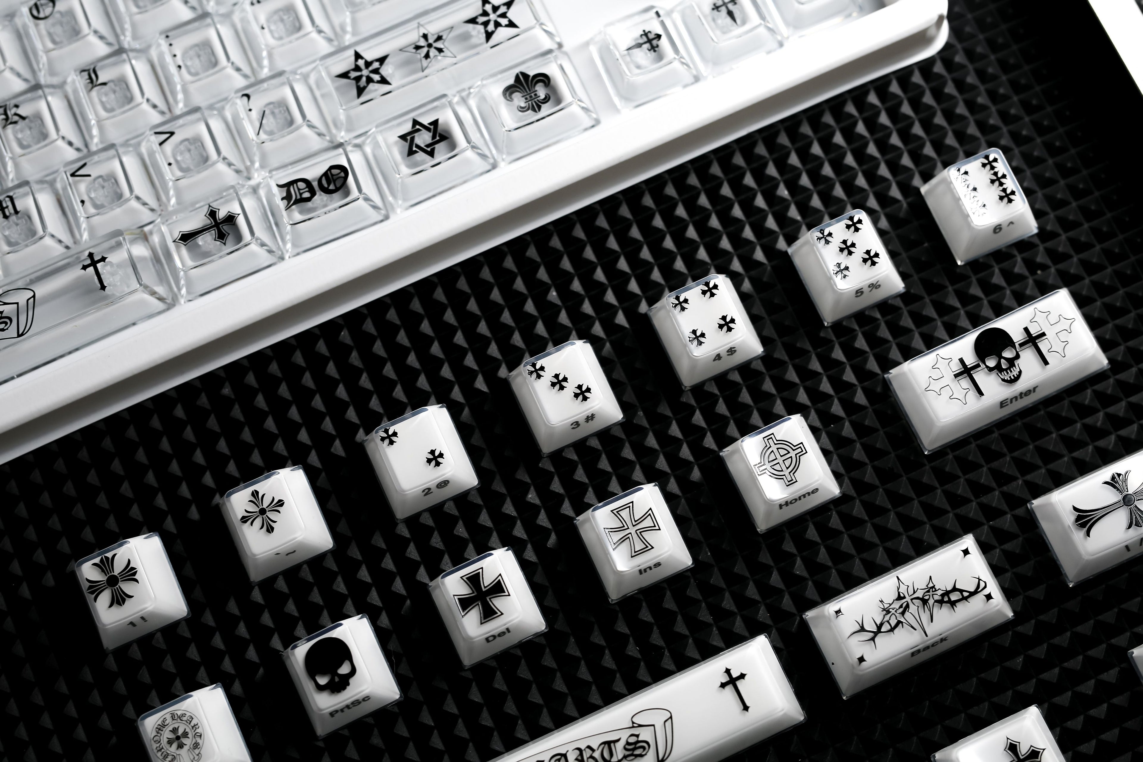 Chrome Hearts Crystal Jelly Keycaps, PC High Transparency Keycaps Transparent Theme Mechanical Keyboard Specific Keycaps, Fashion Trend Personalized Keycap Set