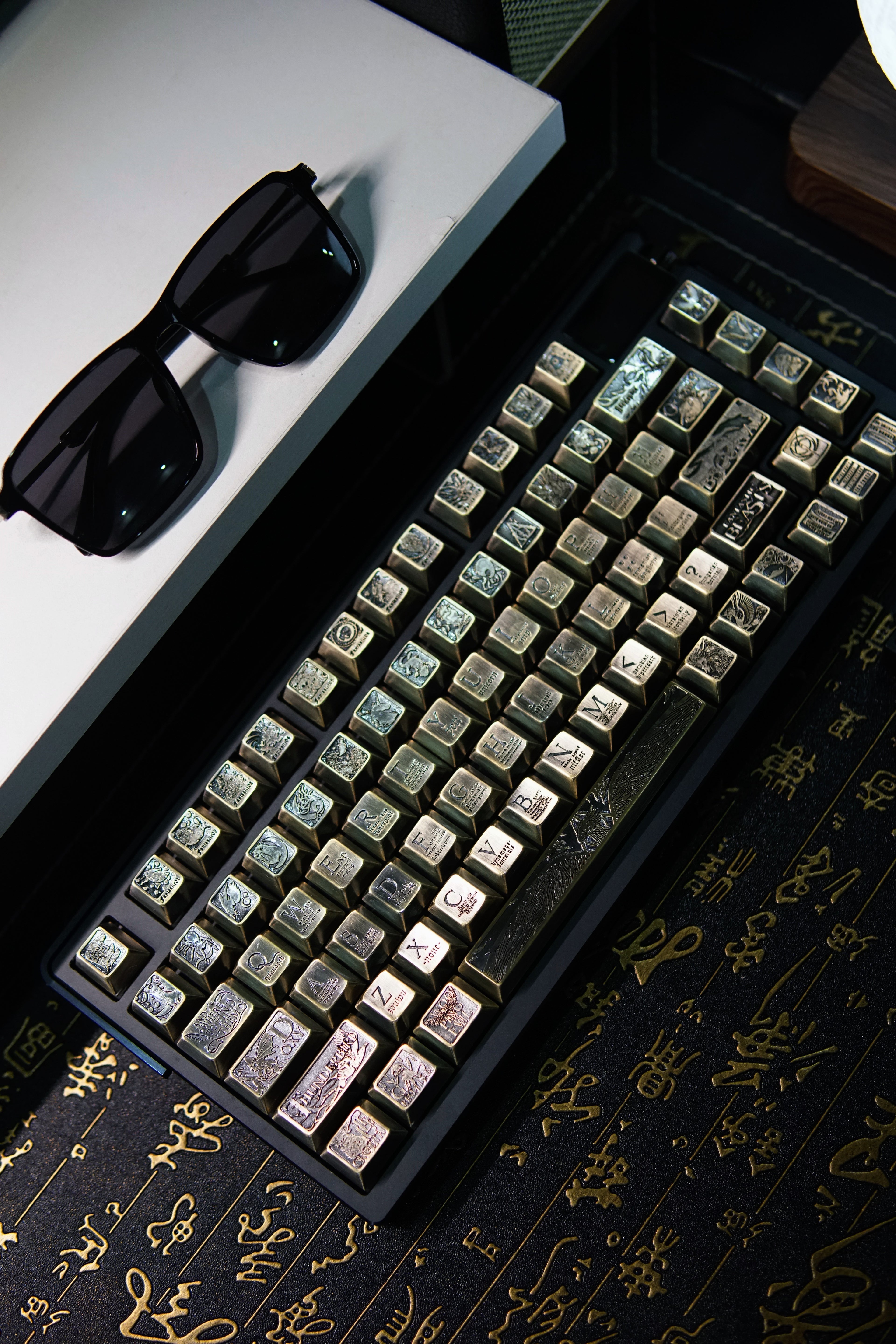 Fantastic Beasts theme, metal laser carved keycaps set, personalized keycaps made of zinc alloy material.