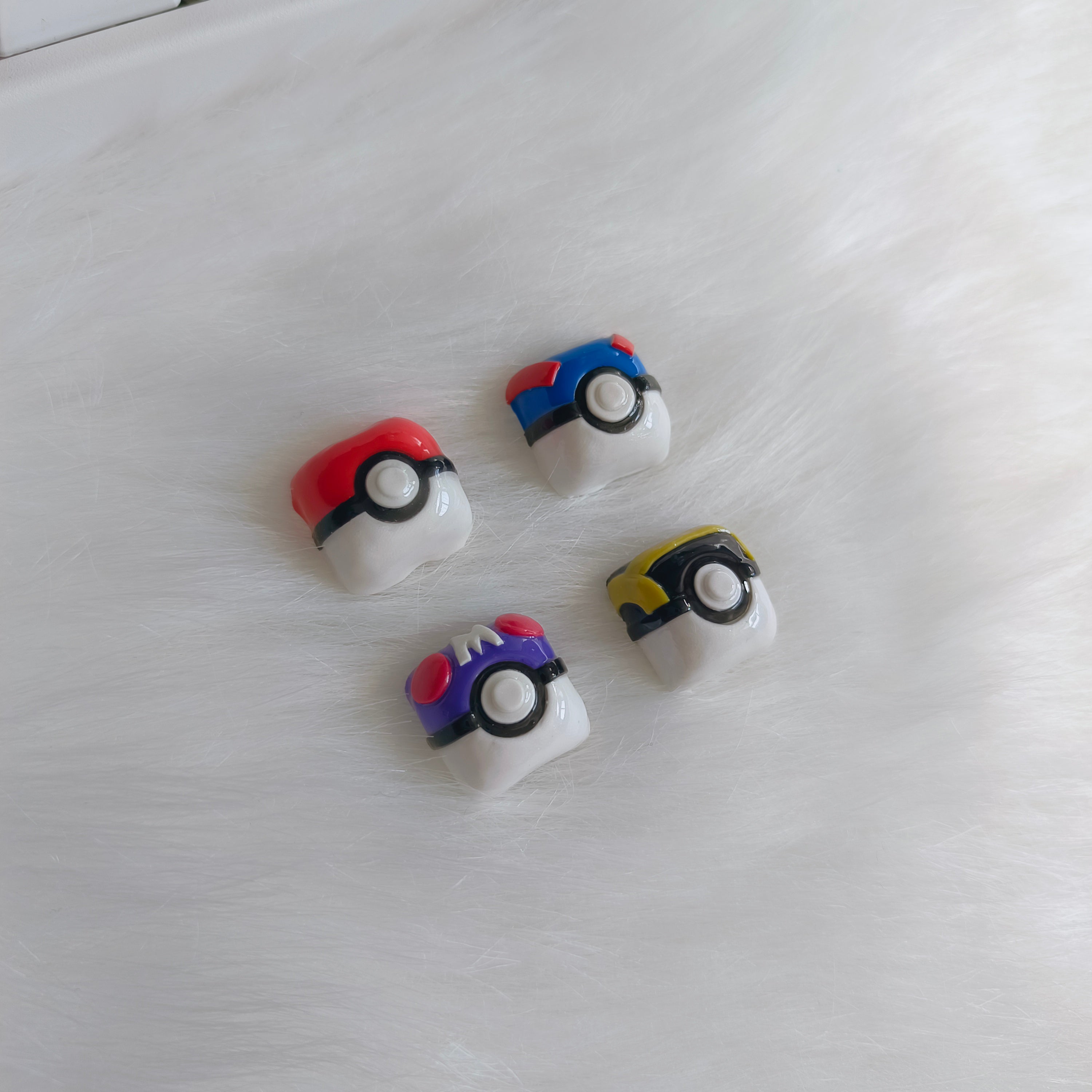 Pok é Ball, POLYMER CLAY material handmade 1U personalized keycap. Anime game props, peripheral culture, creative keycaps